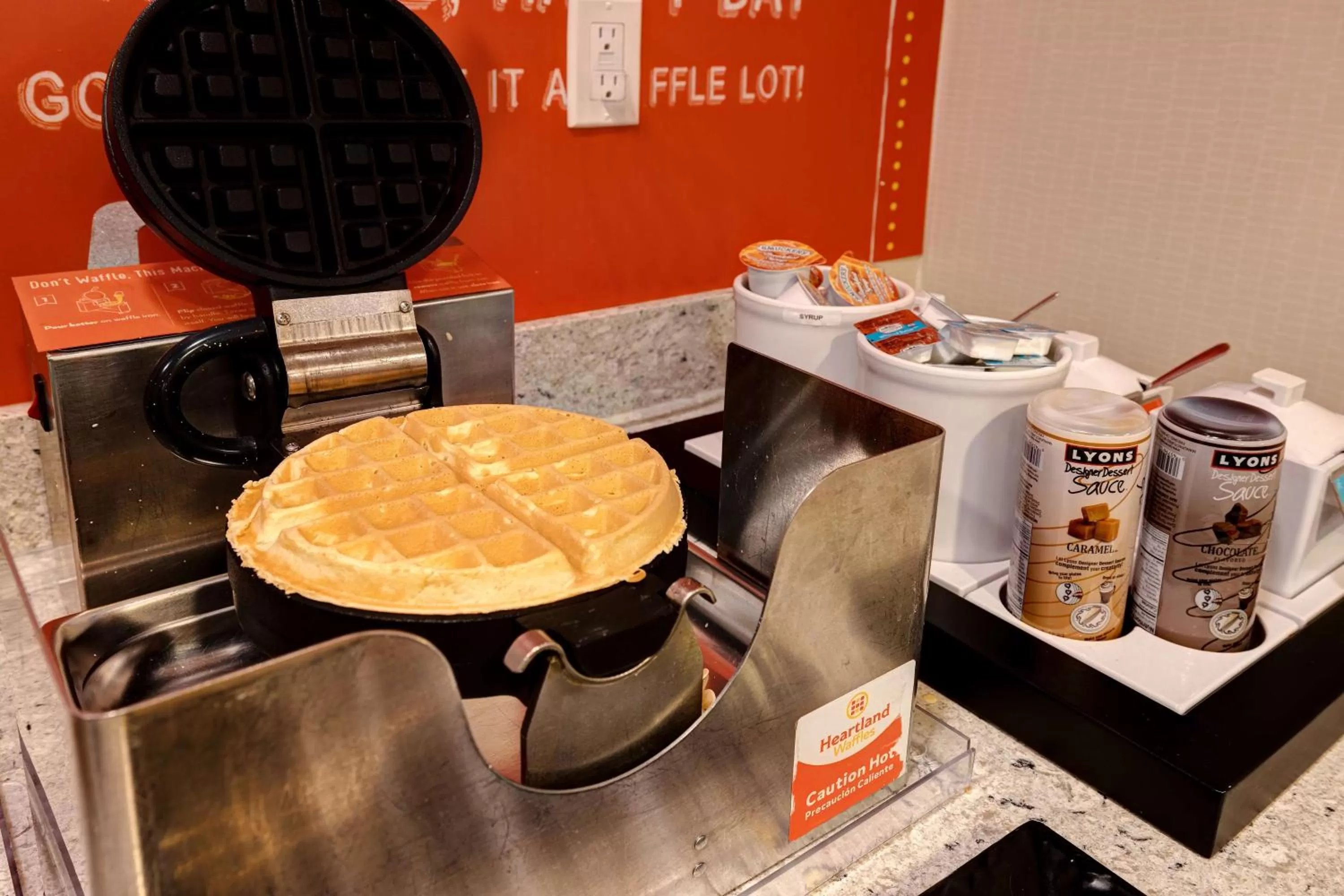 Breakfast in Hampton Inn & Suites Milwaukee West