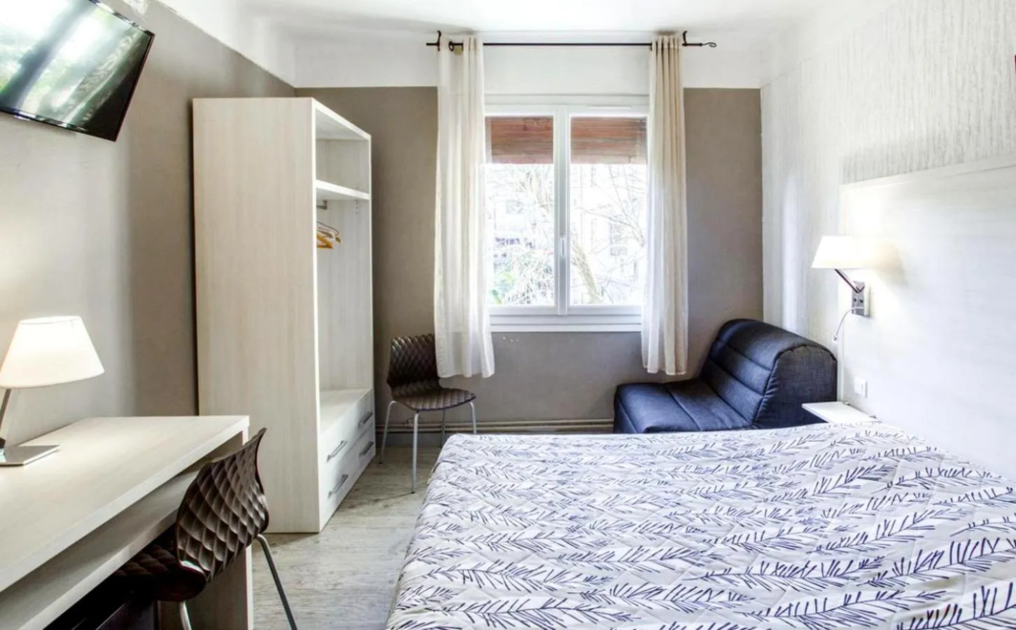 Bed in Le Provençal