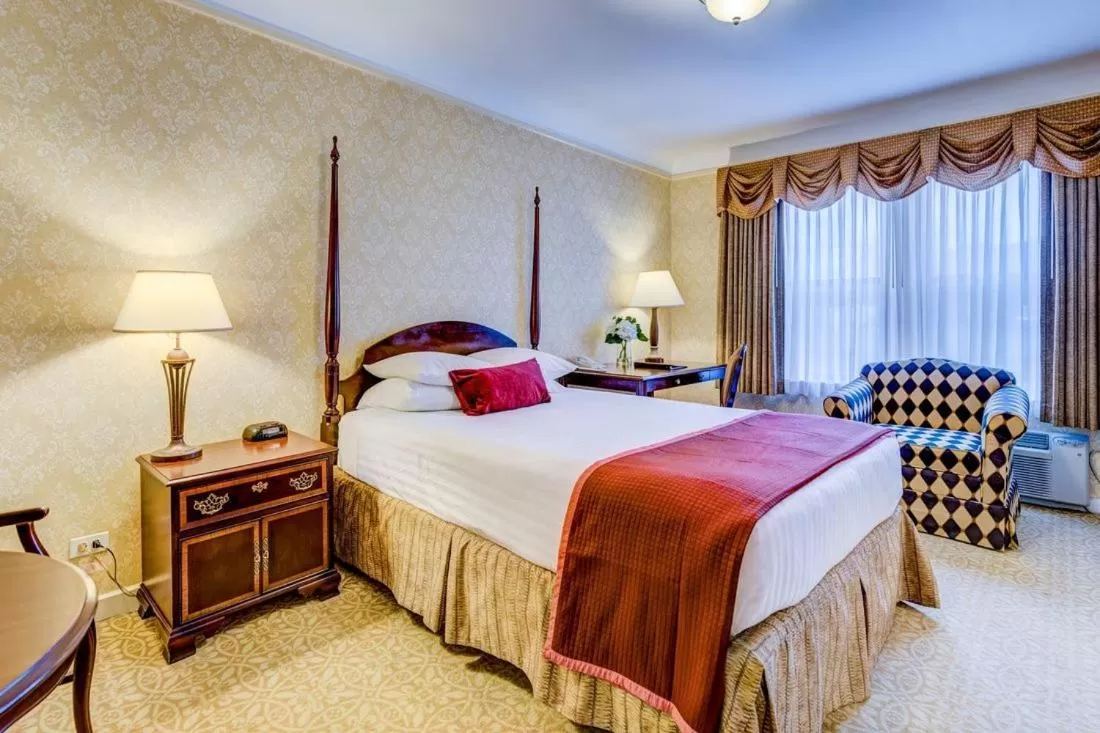 Other, Bed in Carleton of Oak Park