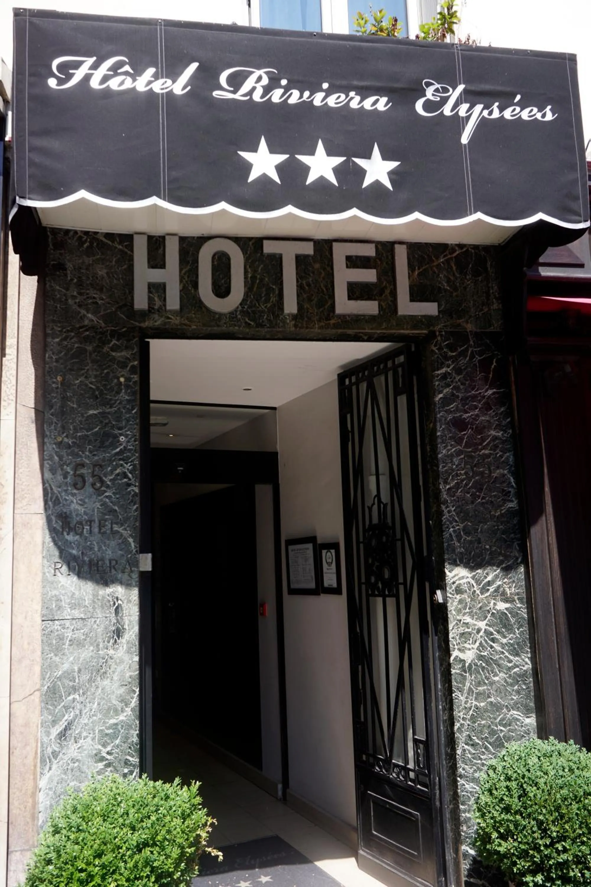 Property building in Hotel Riviera Elysees