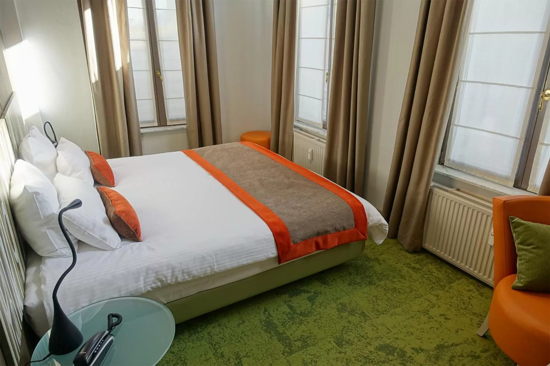 Bed in Hôtel du Parc Ath