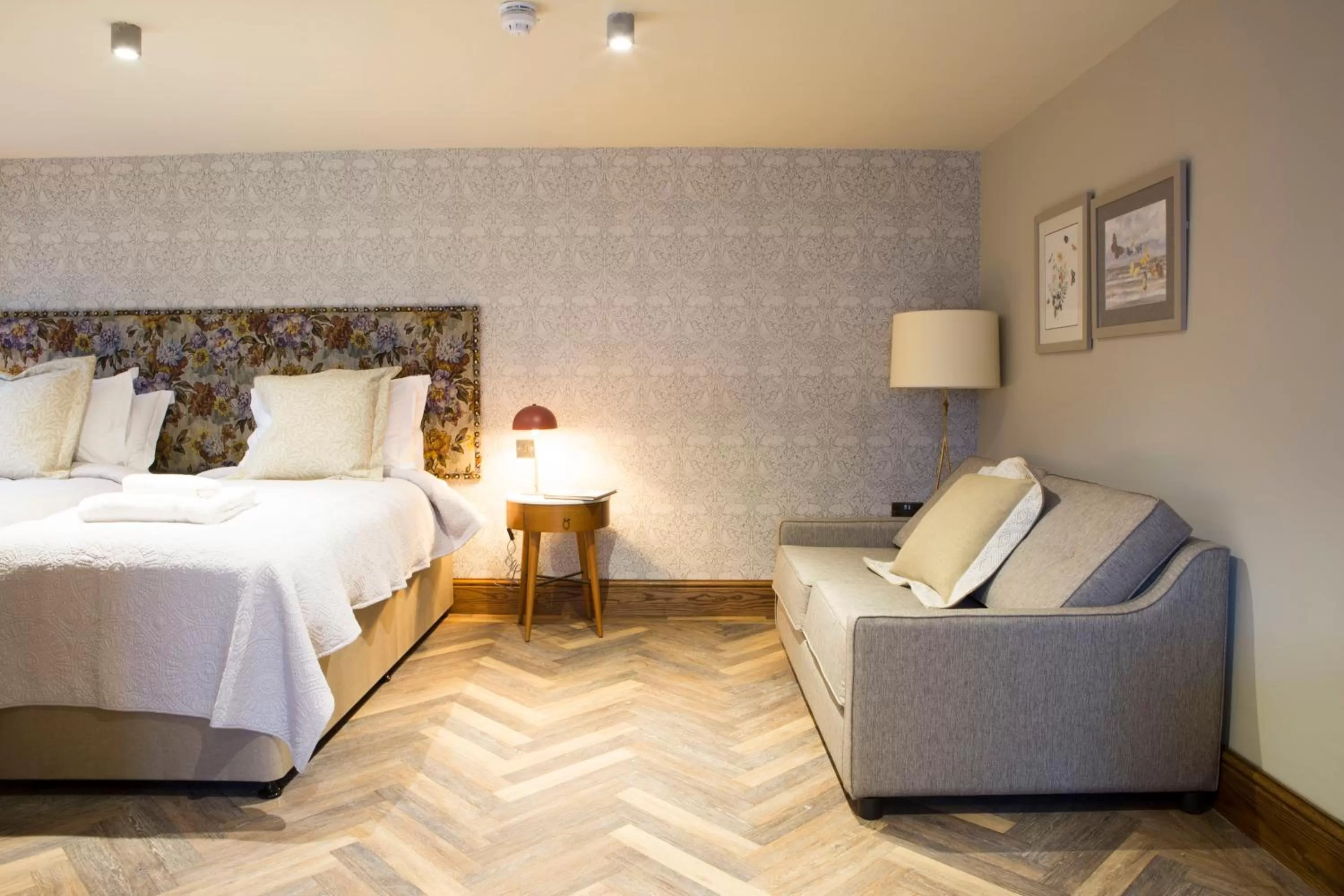 Photo of the whole room, Bed in The Legh Arms Prestbury