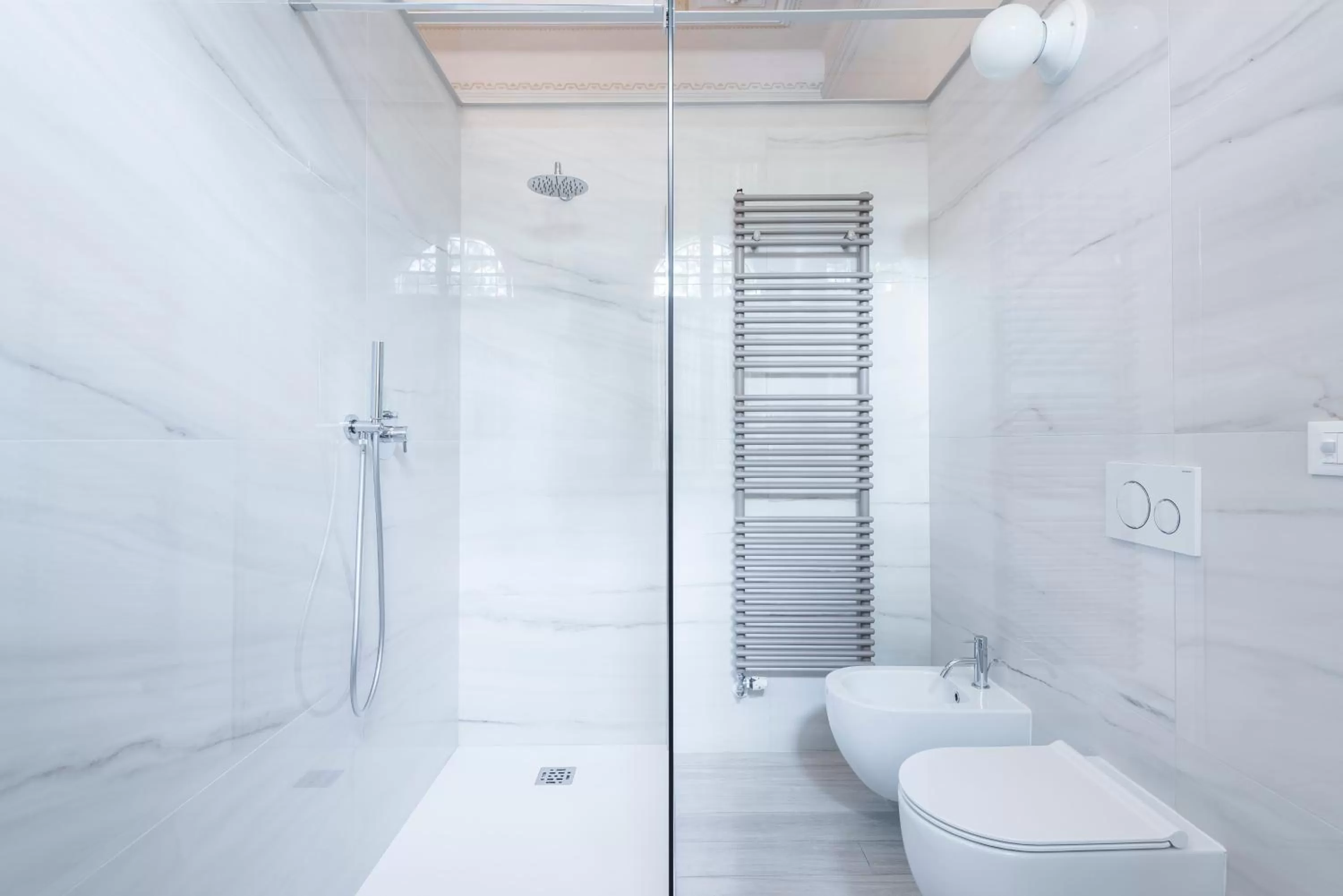 Shower in Villa Savioli Room & Breakfast