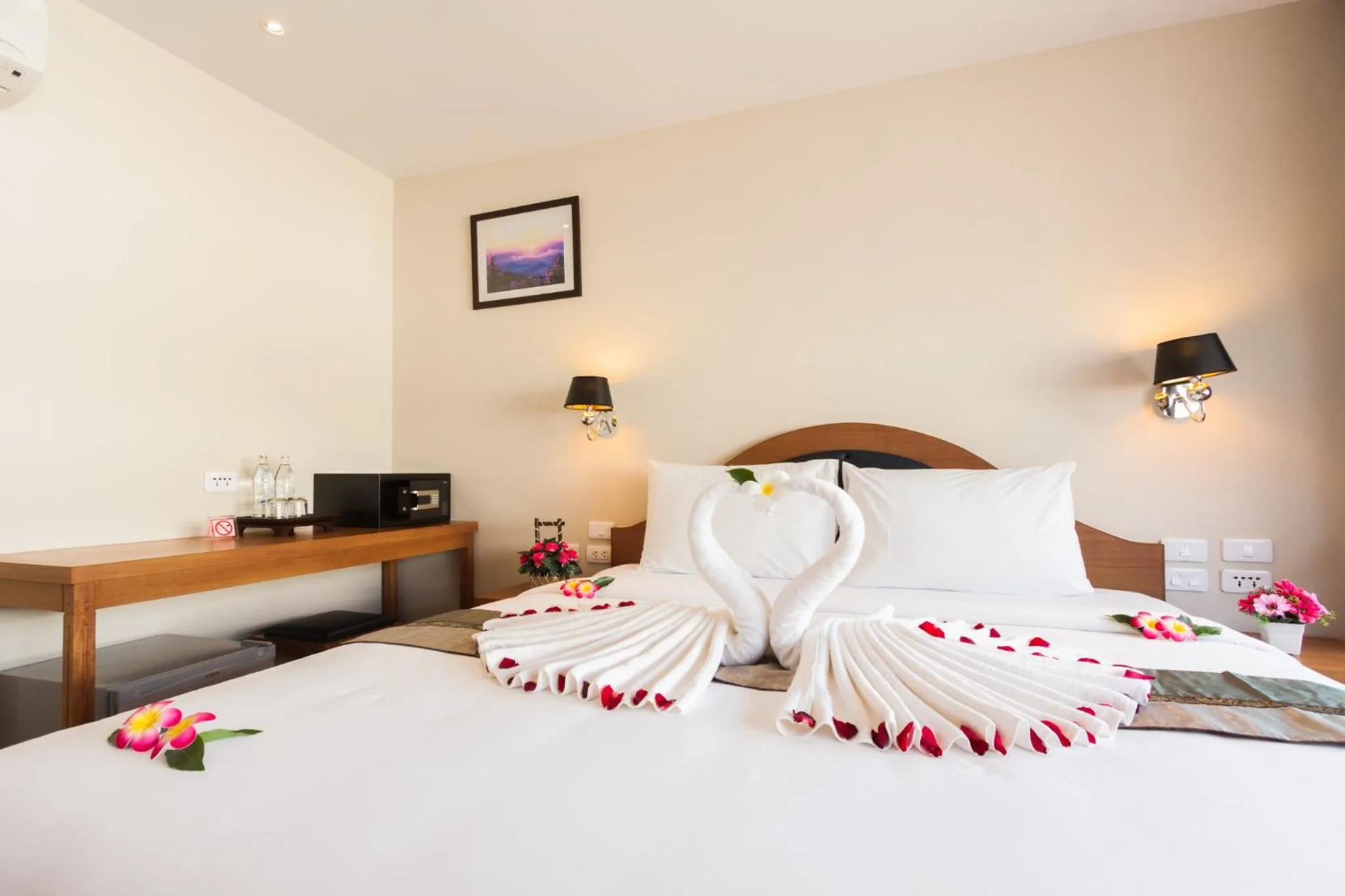 Bed in At Samui Boutique Hotel