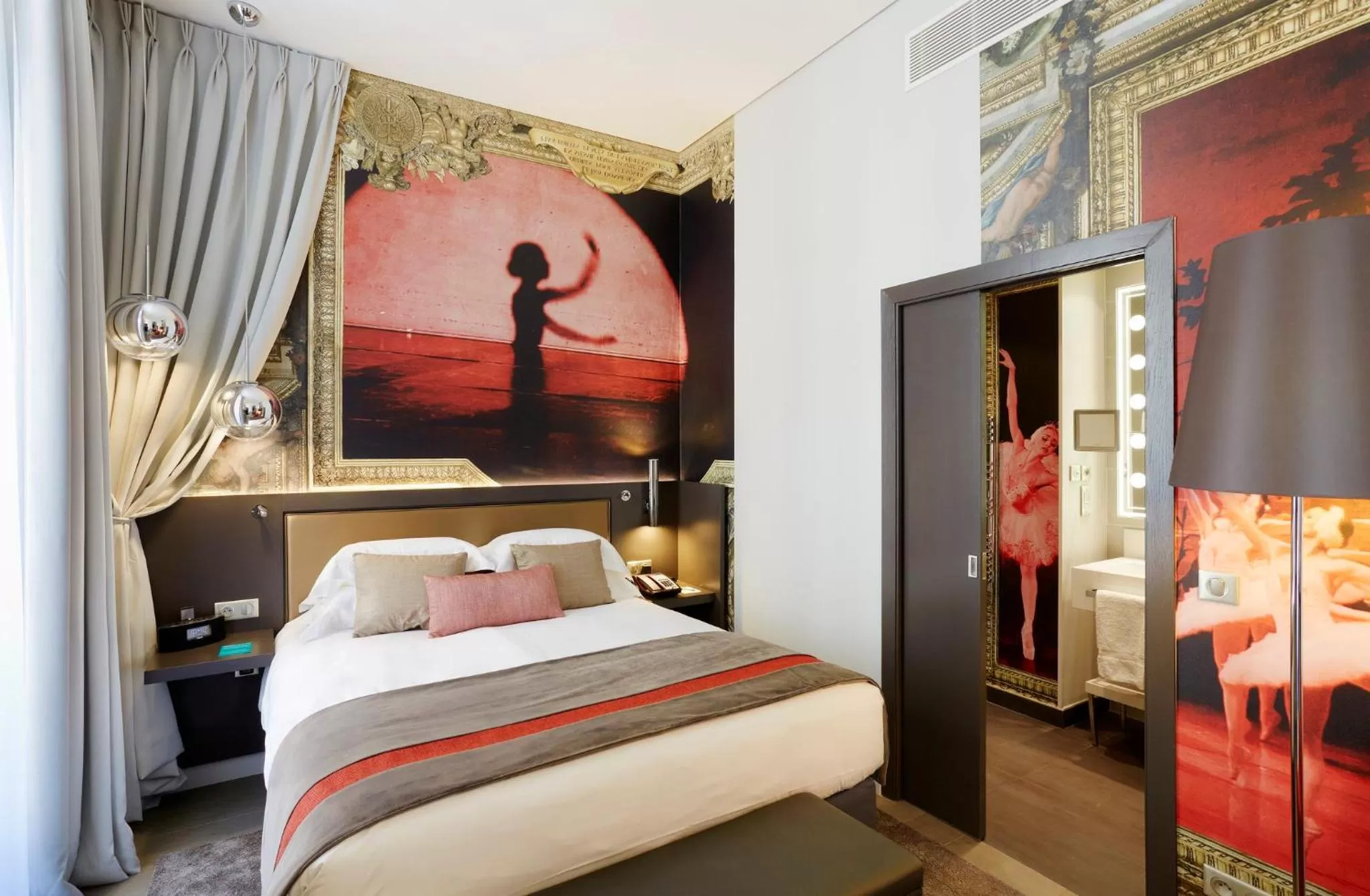 Photo of the whole room, Bed in Hotel Indigo Paris - Opera by IHG