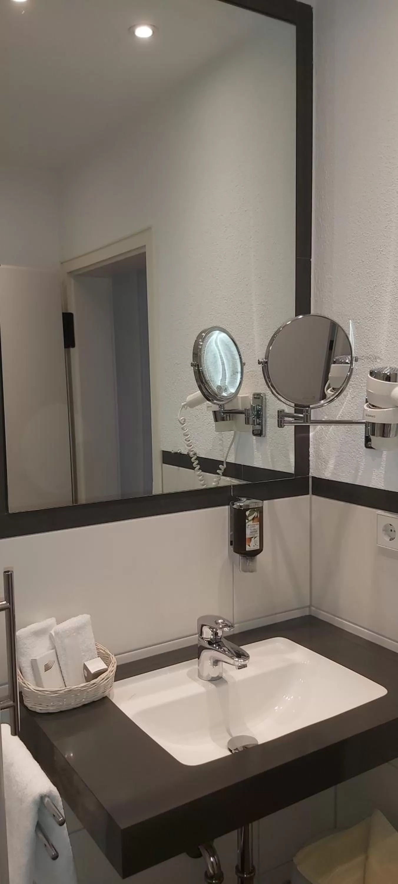 Bathroom in Strandhotel Löchnerhaus