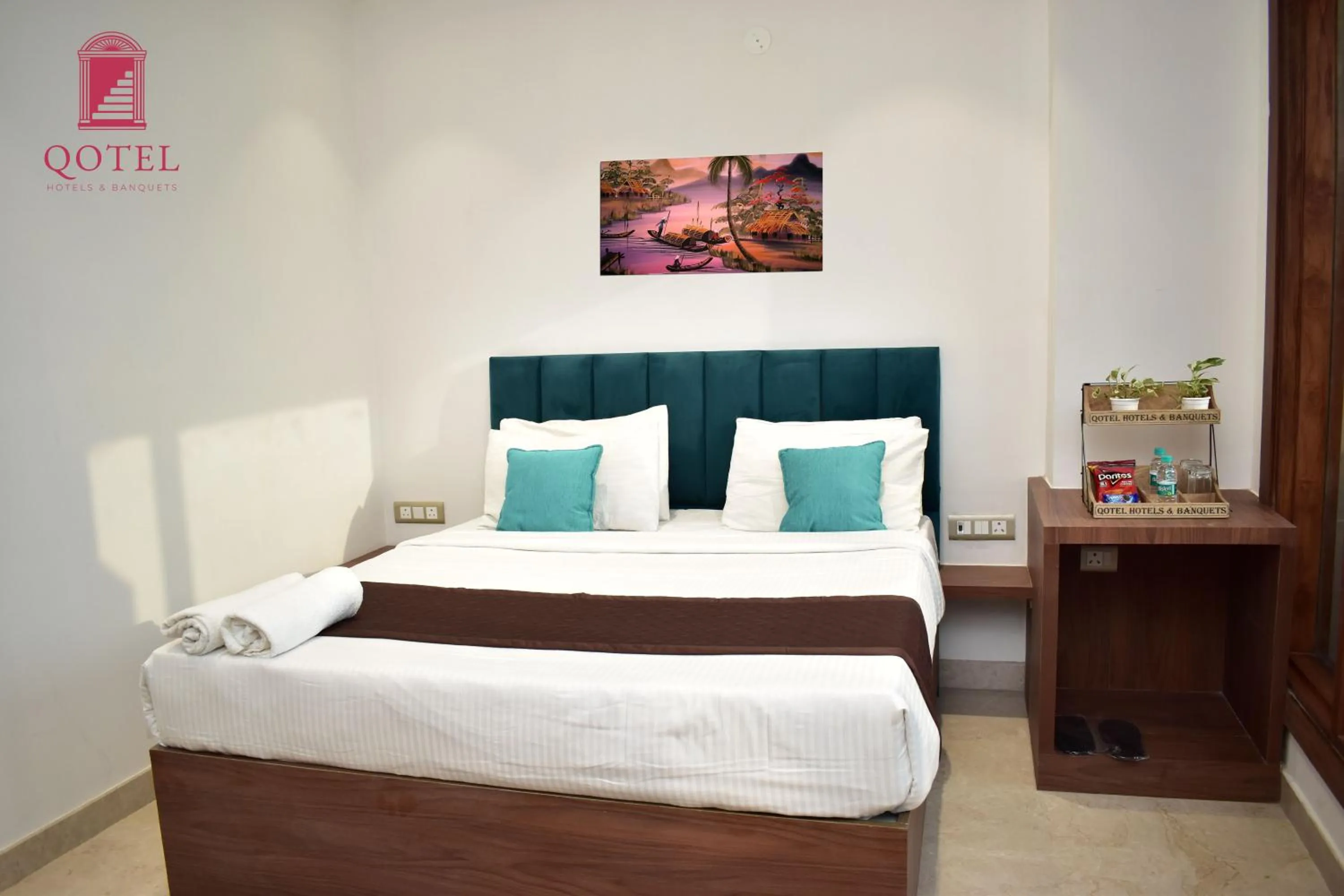 Bed in Qotel Comfort Ashok Vihar - Near Delhi University