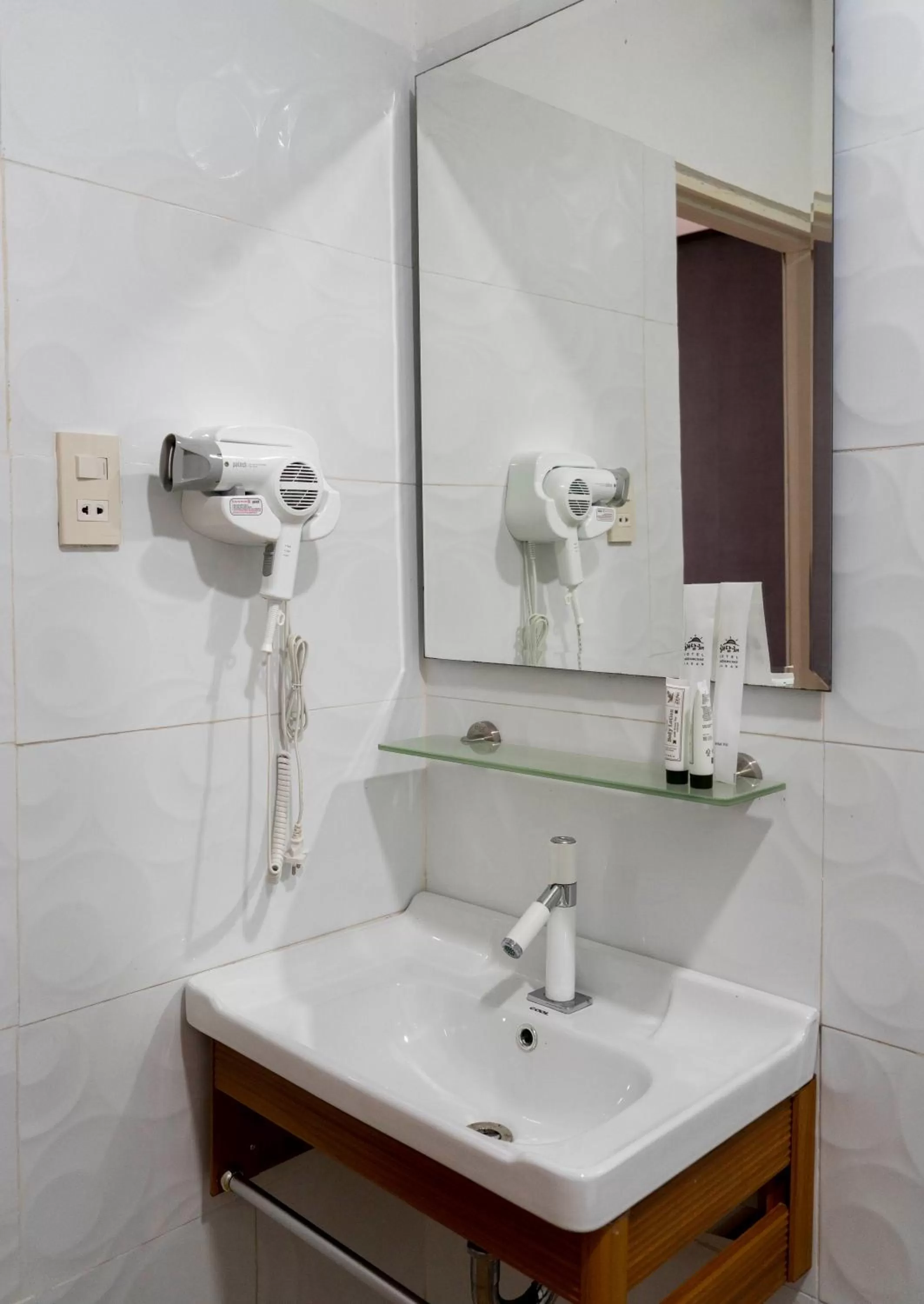 Bathroom in Espacio Resort Bohol