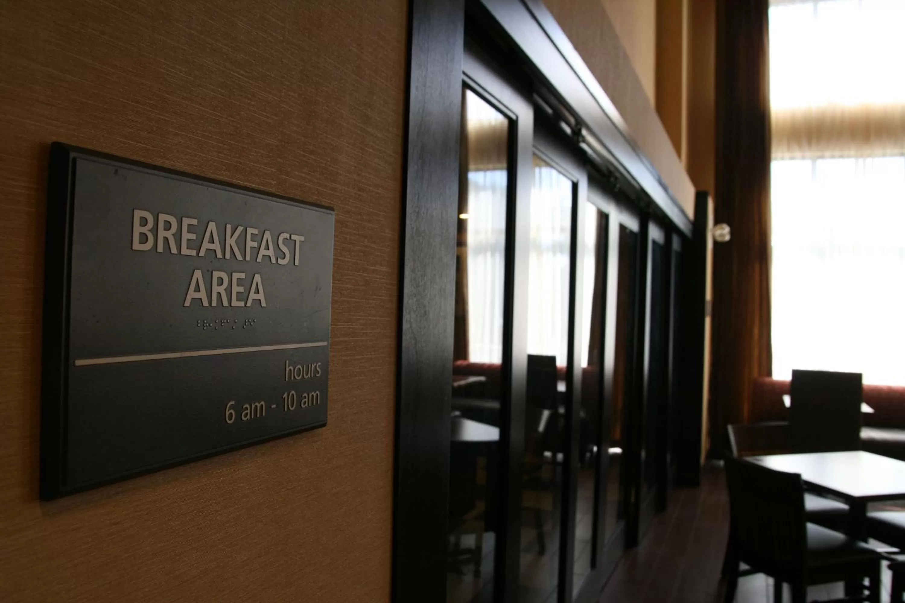 Dining area in Hampton Inn & Suites Oxford-Anniston