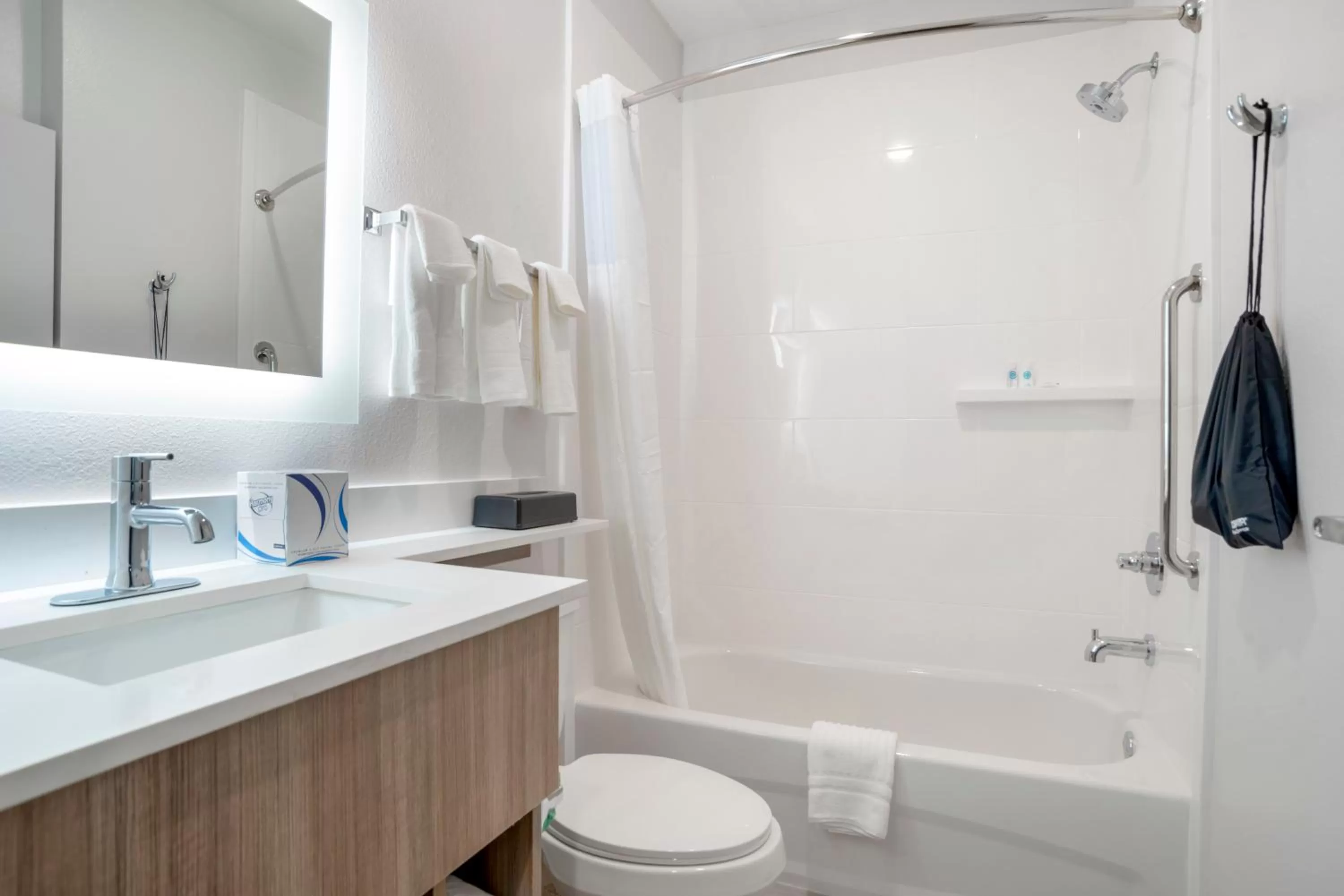 Shower in Comfort Inn & Suites Destin near Henderson Beach