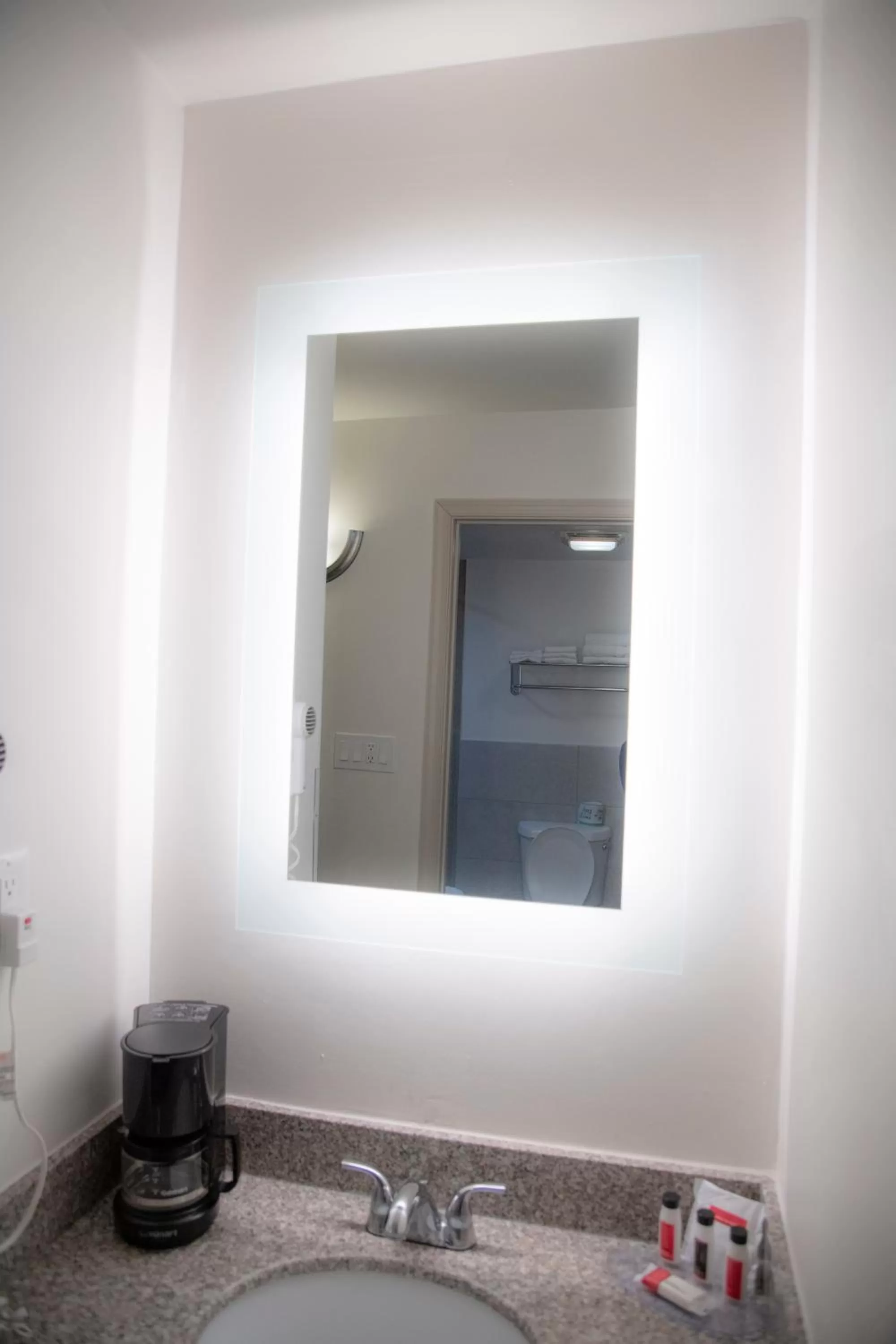 Shower in Howard Johnson by Wyndham Allentown/Dorney Hotel & Suites