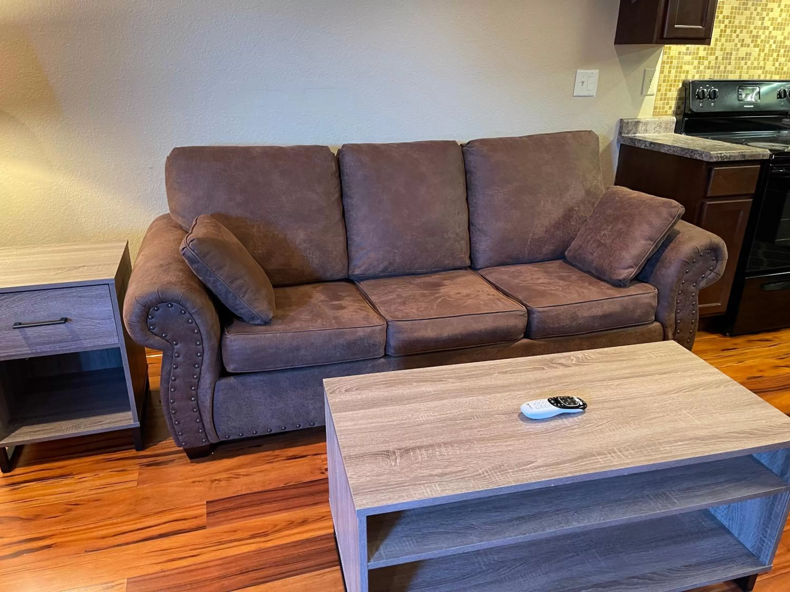 Living room in Walker Hotel