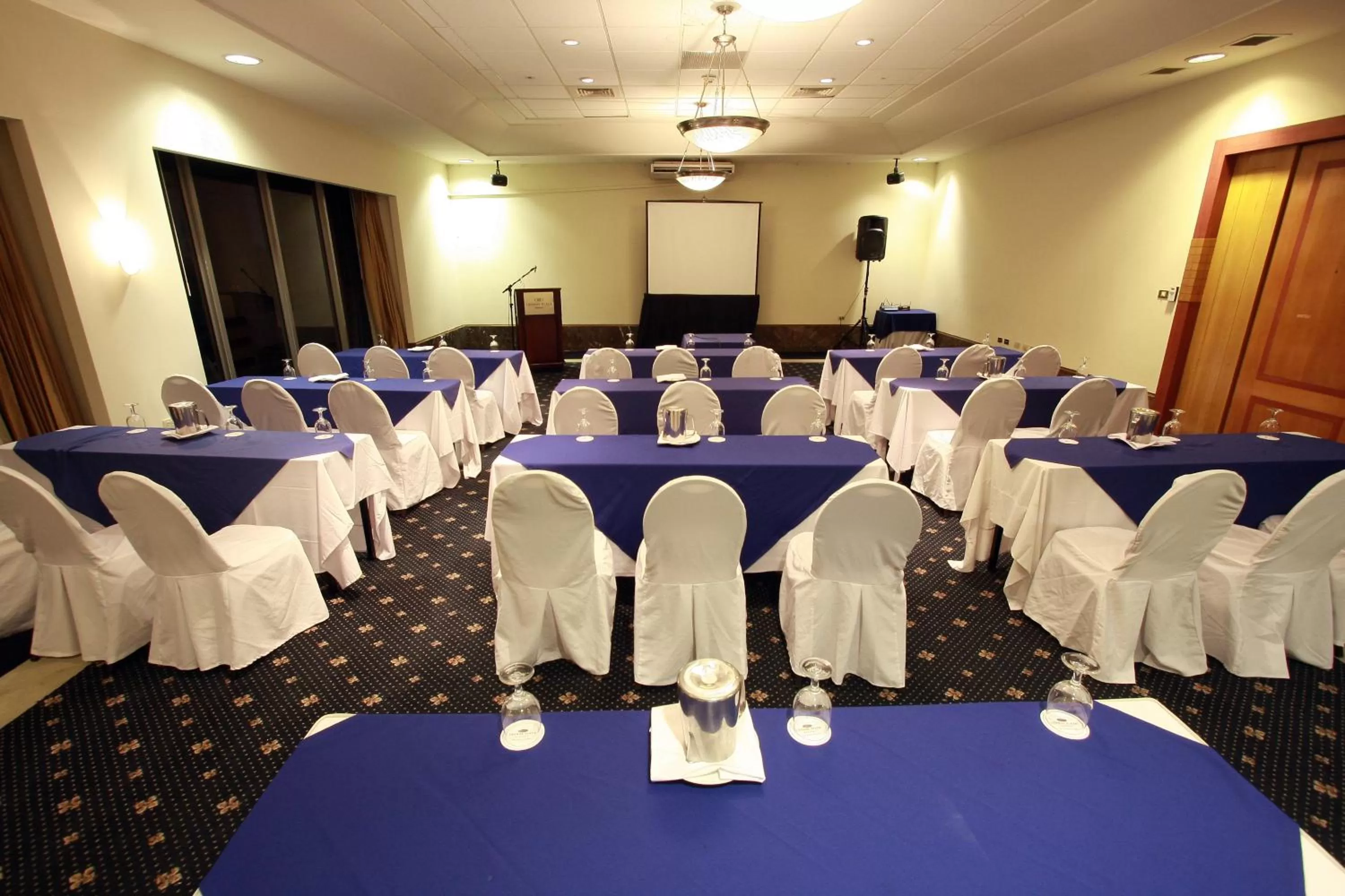 Meeting/conference room in Crowne Plaza Managua by IHG