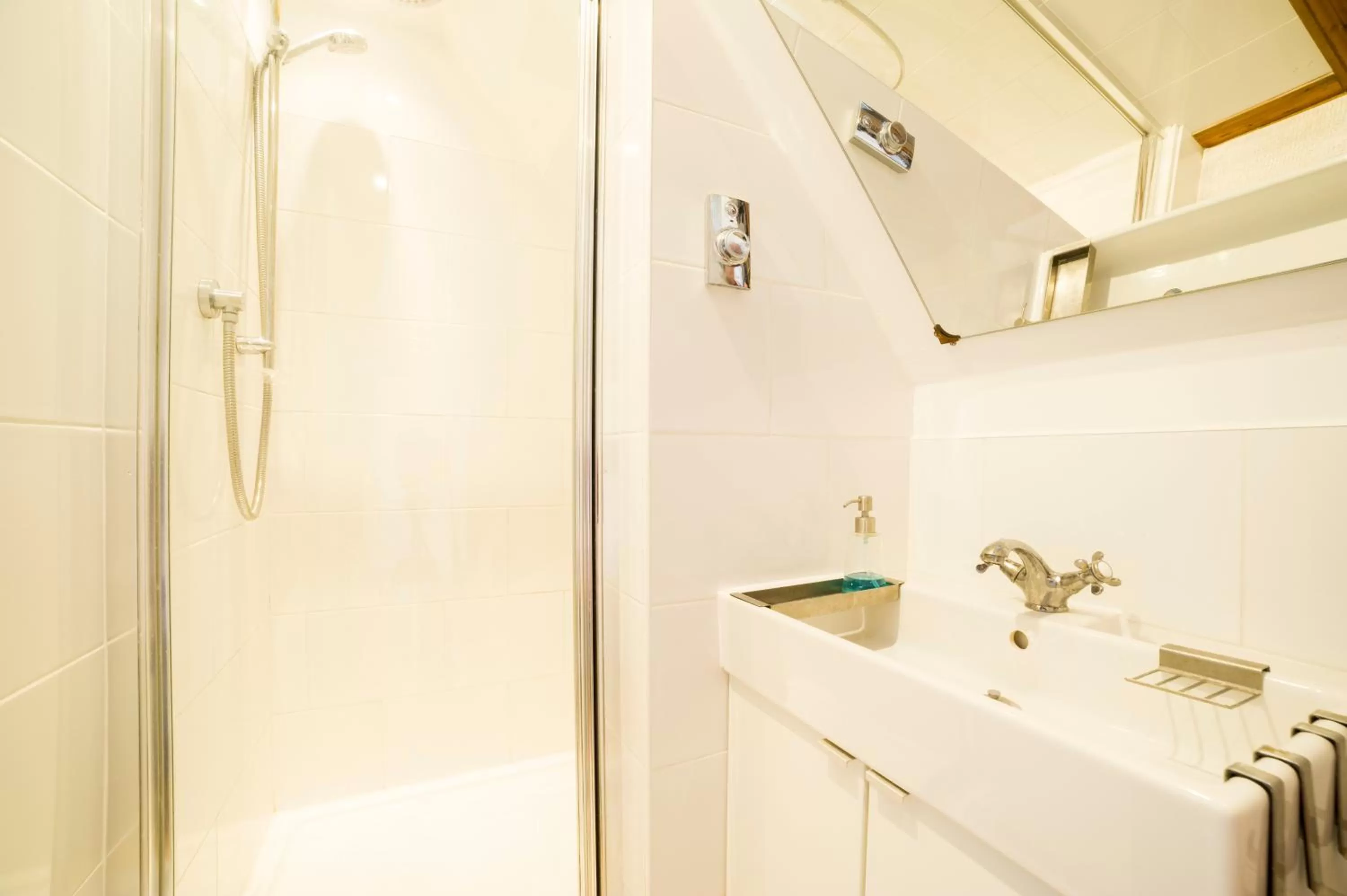 Bathroom in Molland Manor House Bed & Breakfast