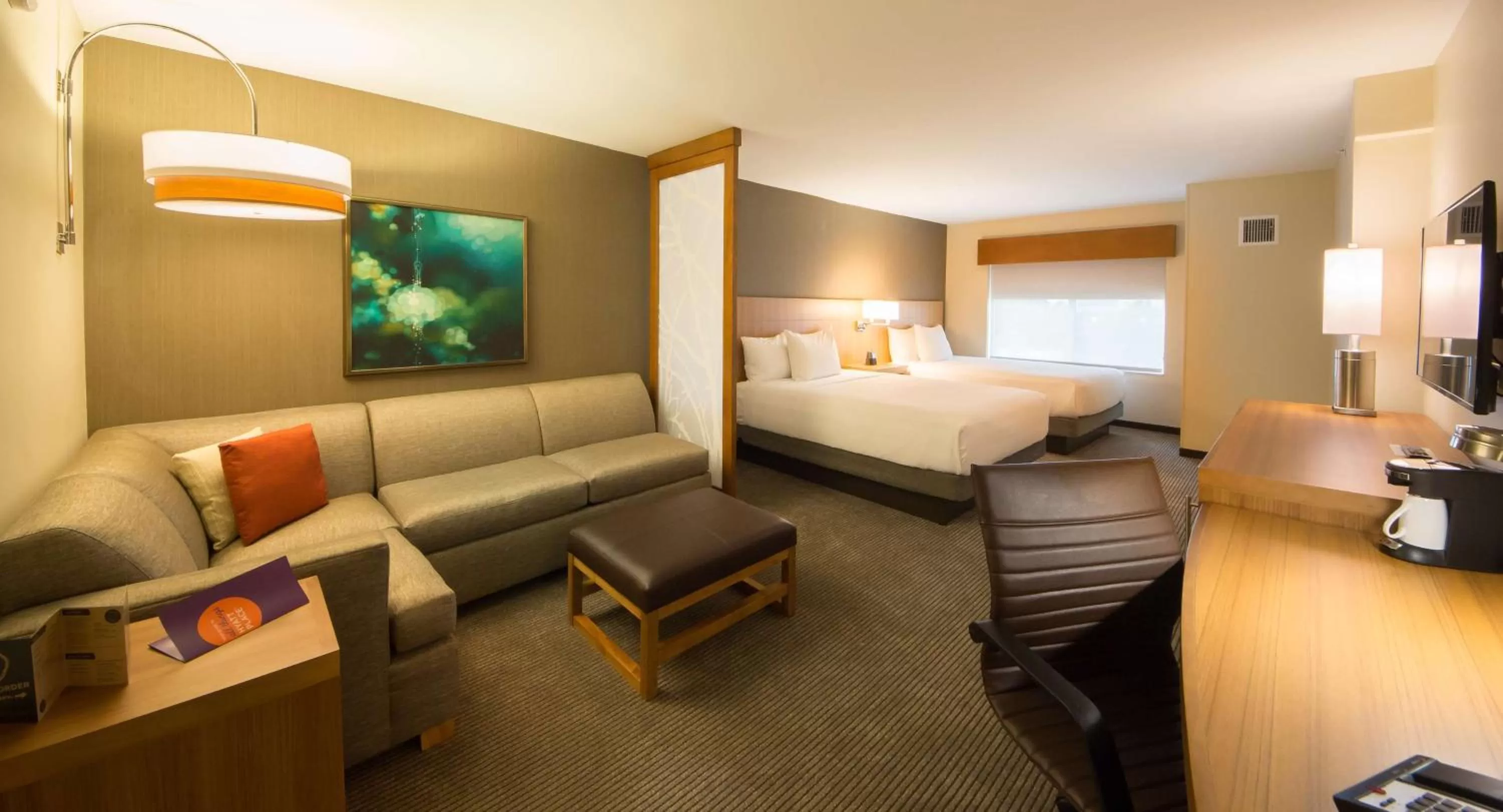 Photo of the whole room, Bed in Hyatt Place Orlando/Lake Buena Vista