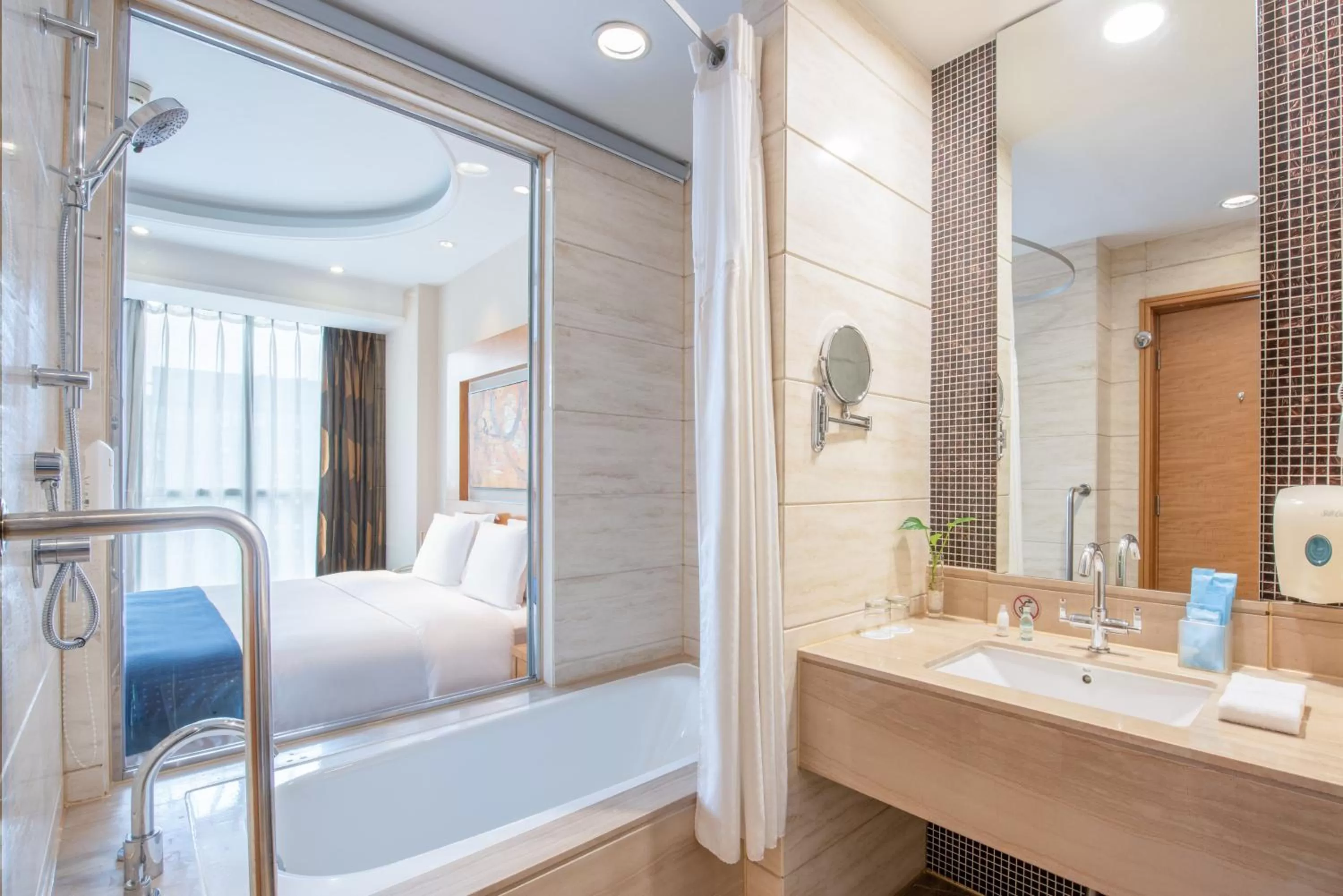 Bathroom, Bed in Holiday Inn Express Beijing Huacai by IHG