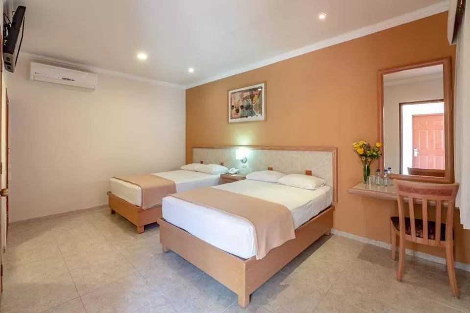 Photo of the whole room, Bed in Tecnohotel Itzáes