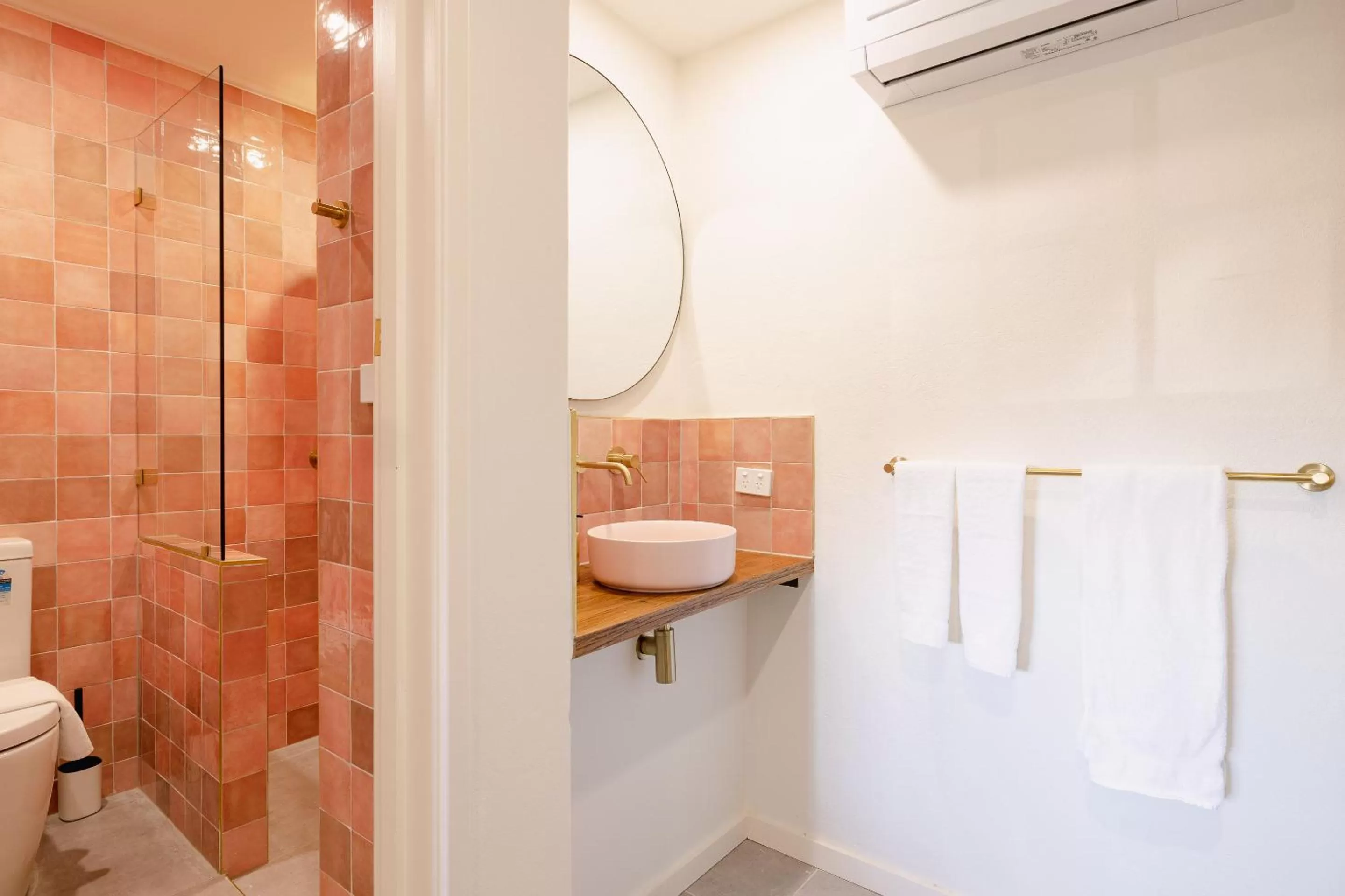 Bathroom in Richmond Inn