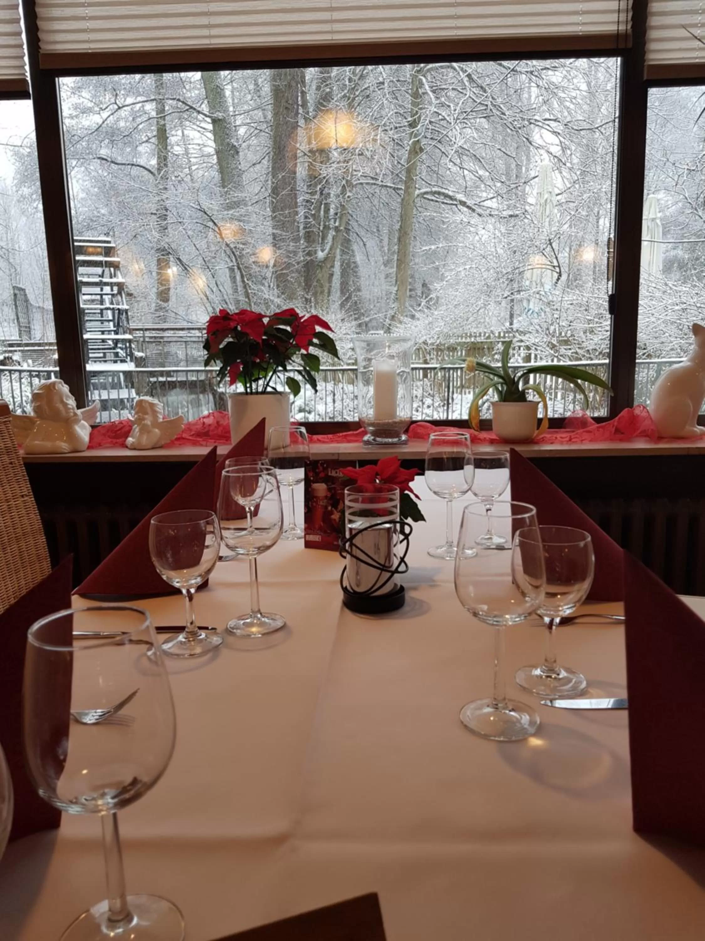 Restaurant/places to eat in Hotel und Weingut Karlsmühle