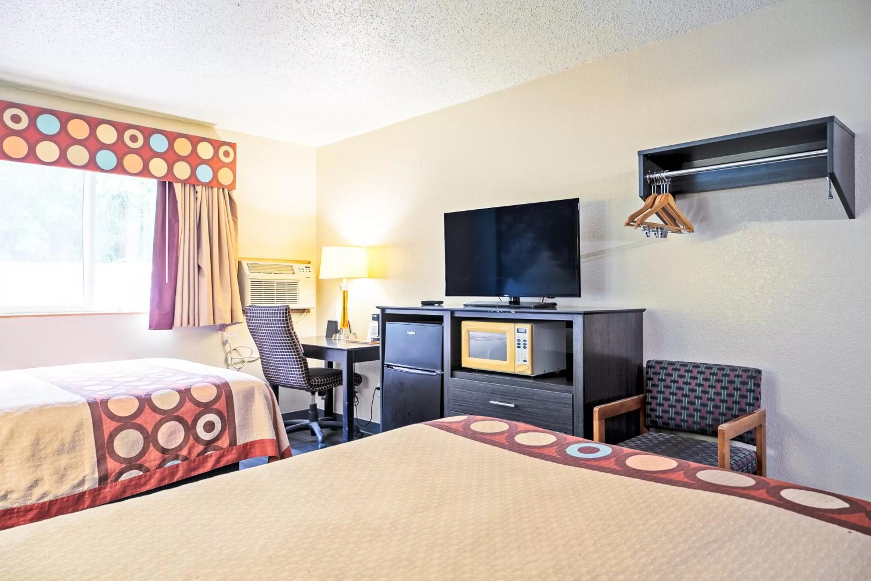 TV and multimedia, Bed in Super 8 by Wyndham Augusta Ft Eisenhower Area
