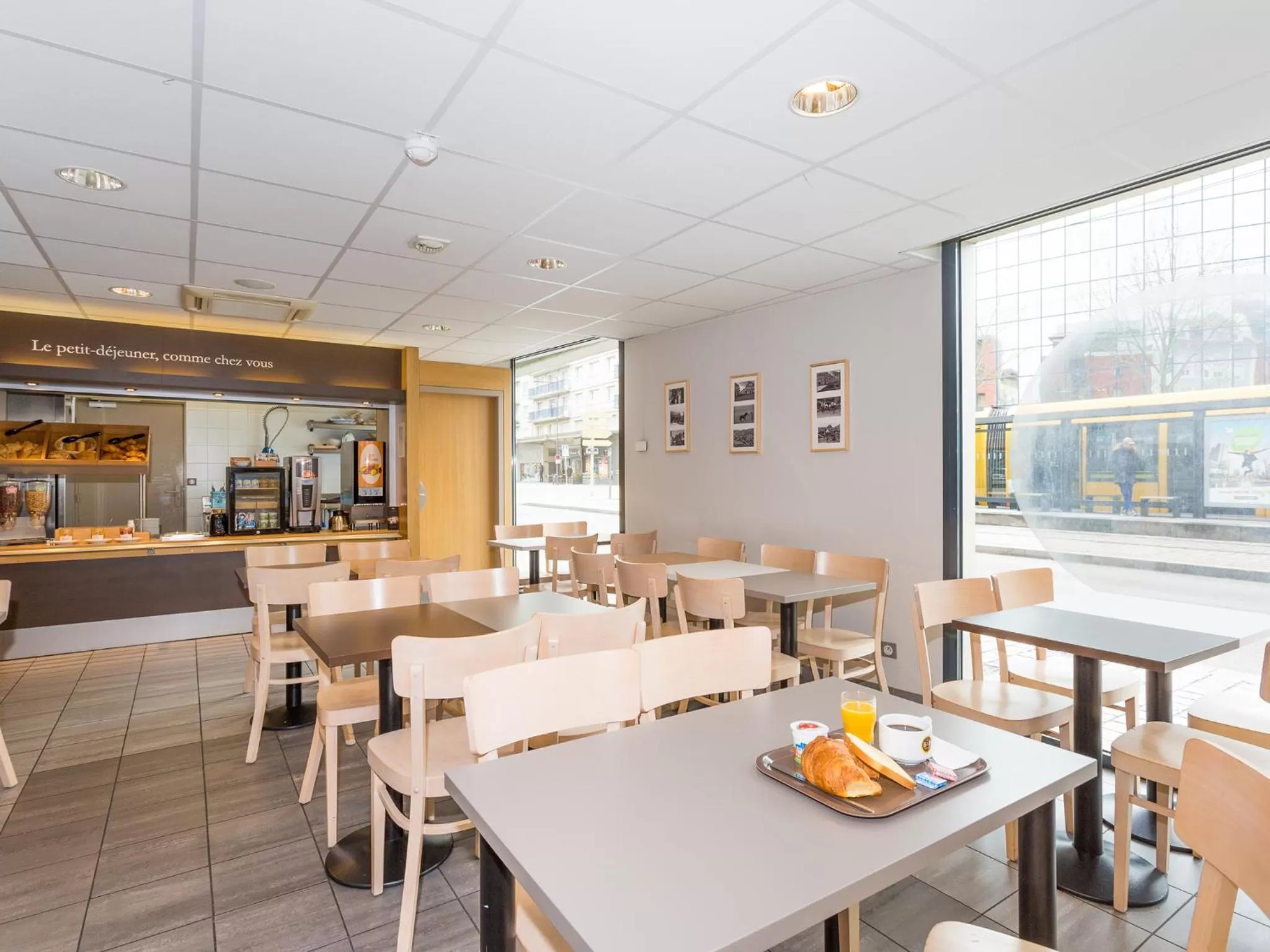 Restaurant/places to eat in B&B HOTEL Mulhouse Centre