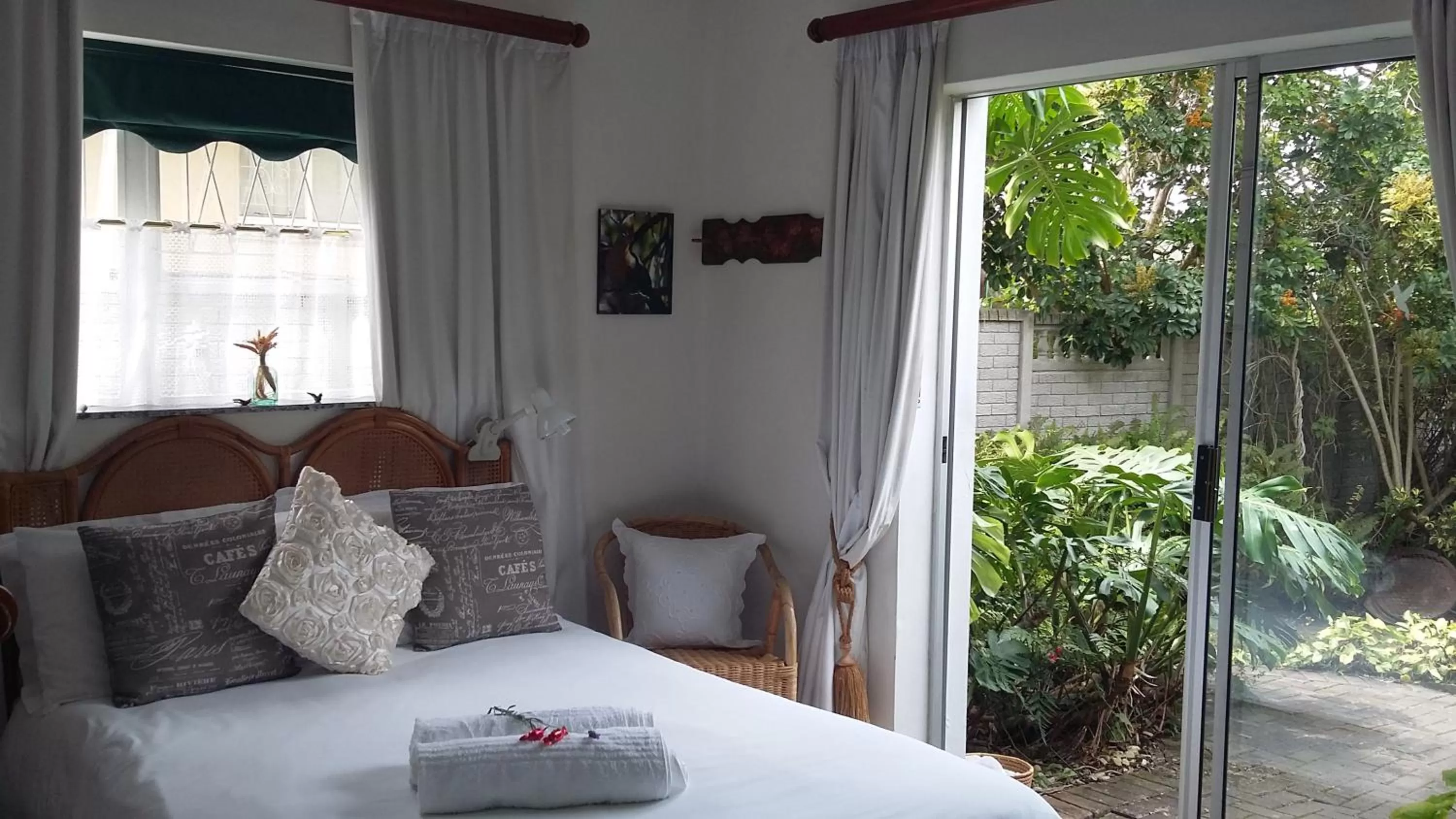 Bed in Forword's River Lodge