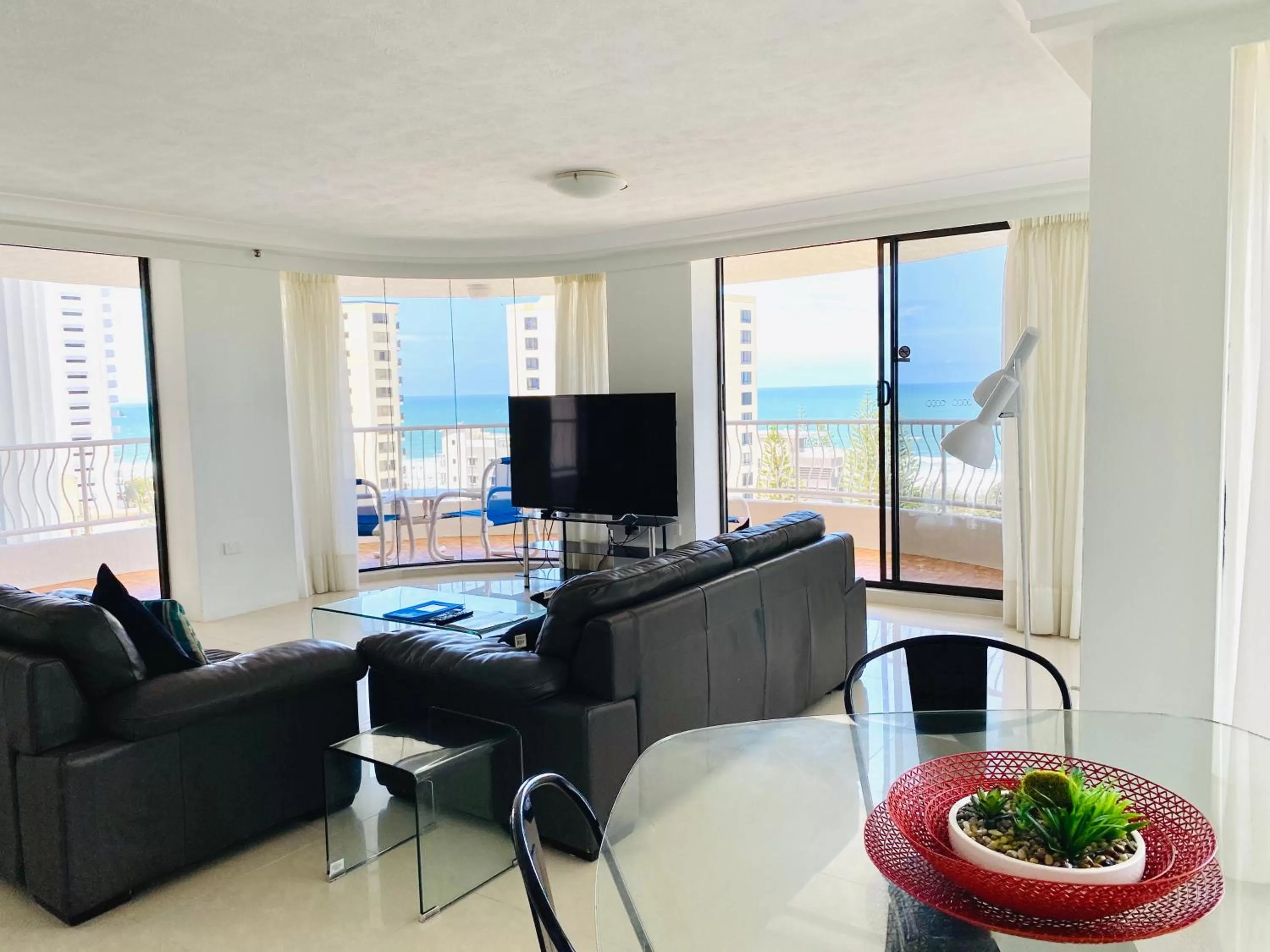 Superior One-Bedroom Apartment with Ocean View in Aegean Apartments Surfers Paradise