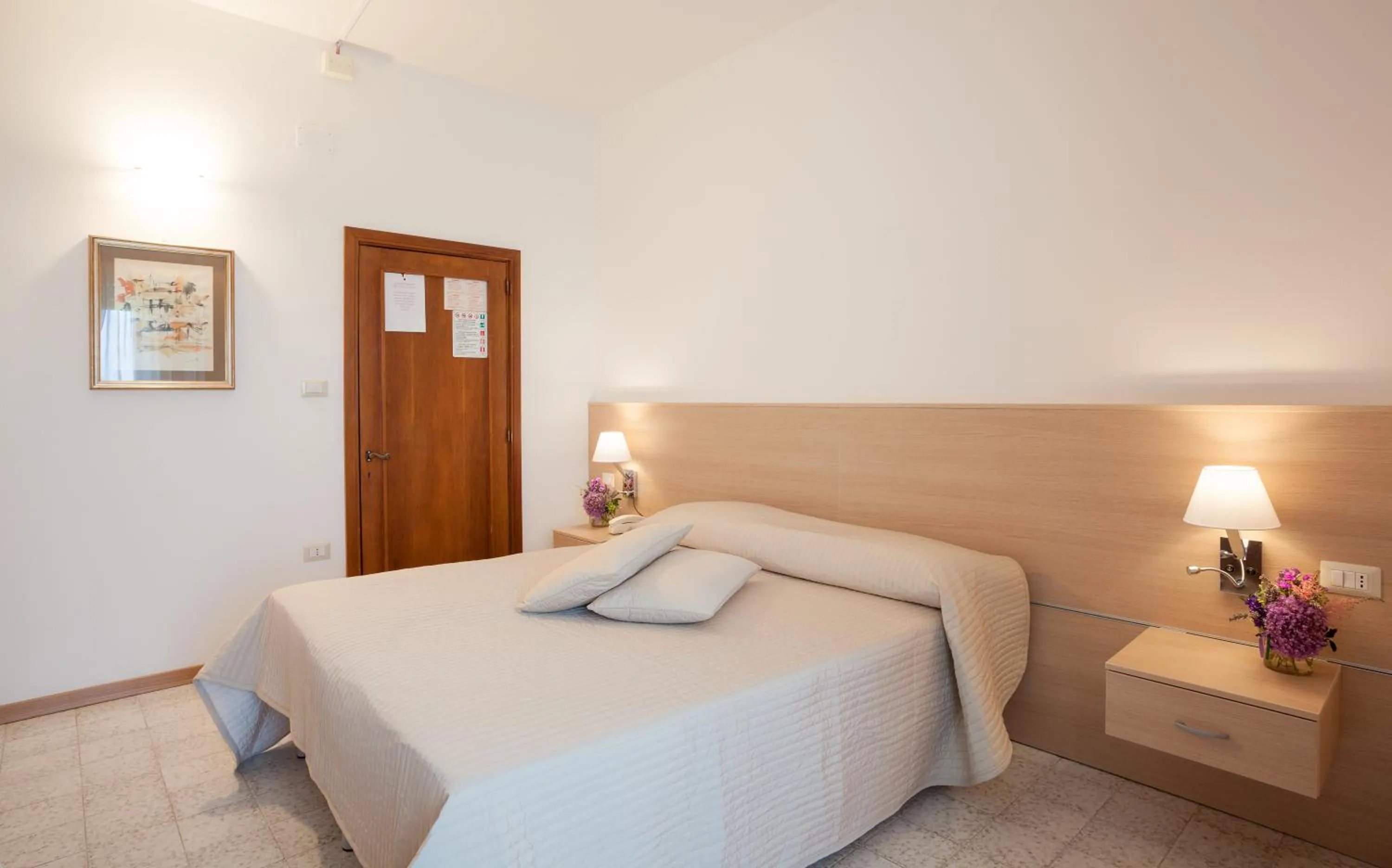 Bathroom, Bed in La Cantinella