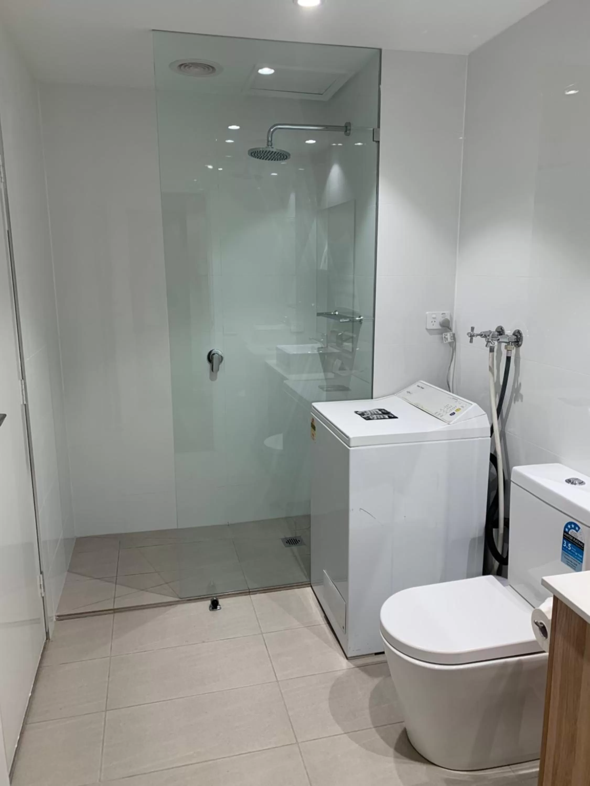 Bathroom in Quest on William