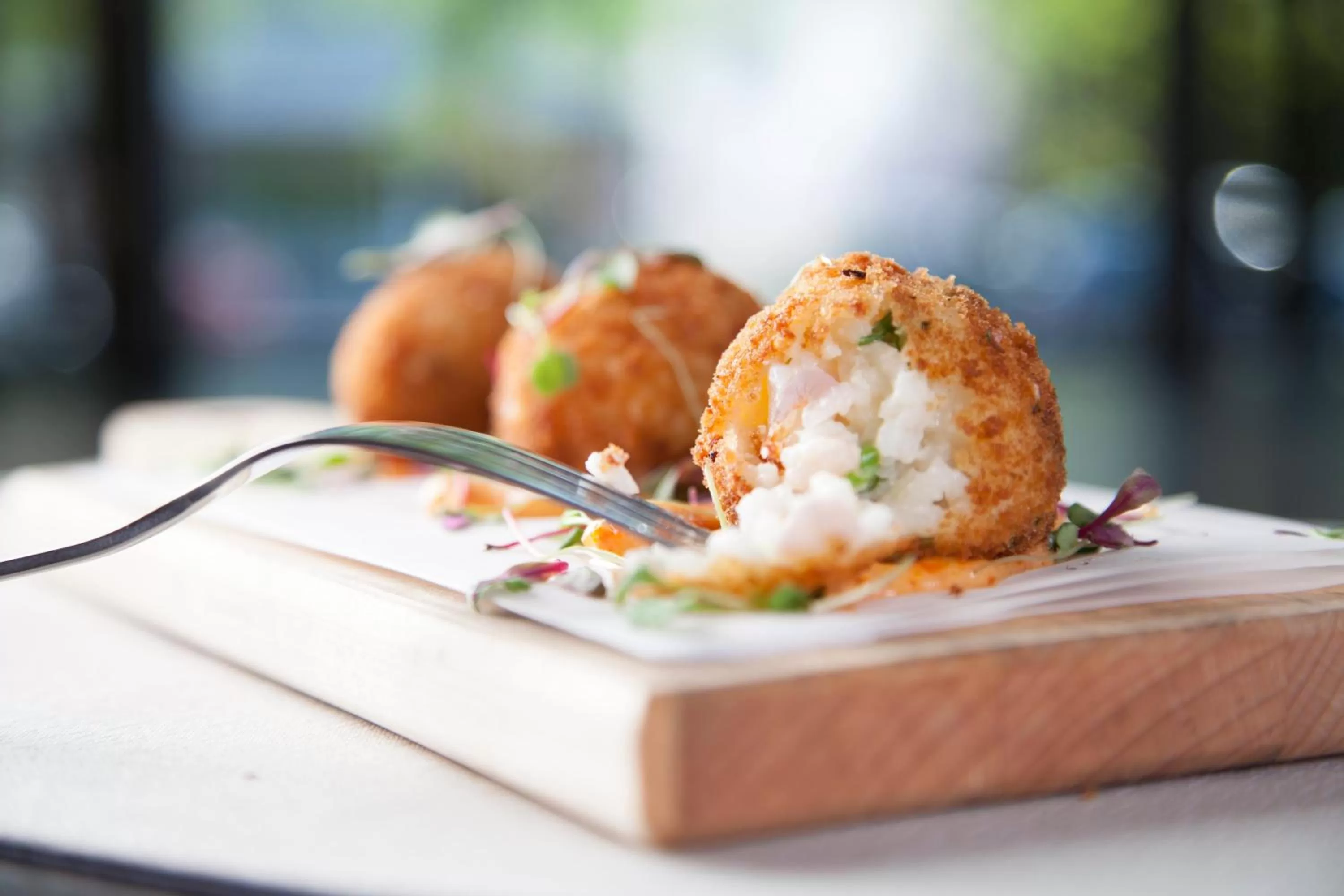 Restaurant/places to eat in Holiday Inn Hotel & Suites Calgary South - Conference Ctr by IHG