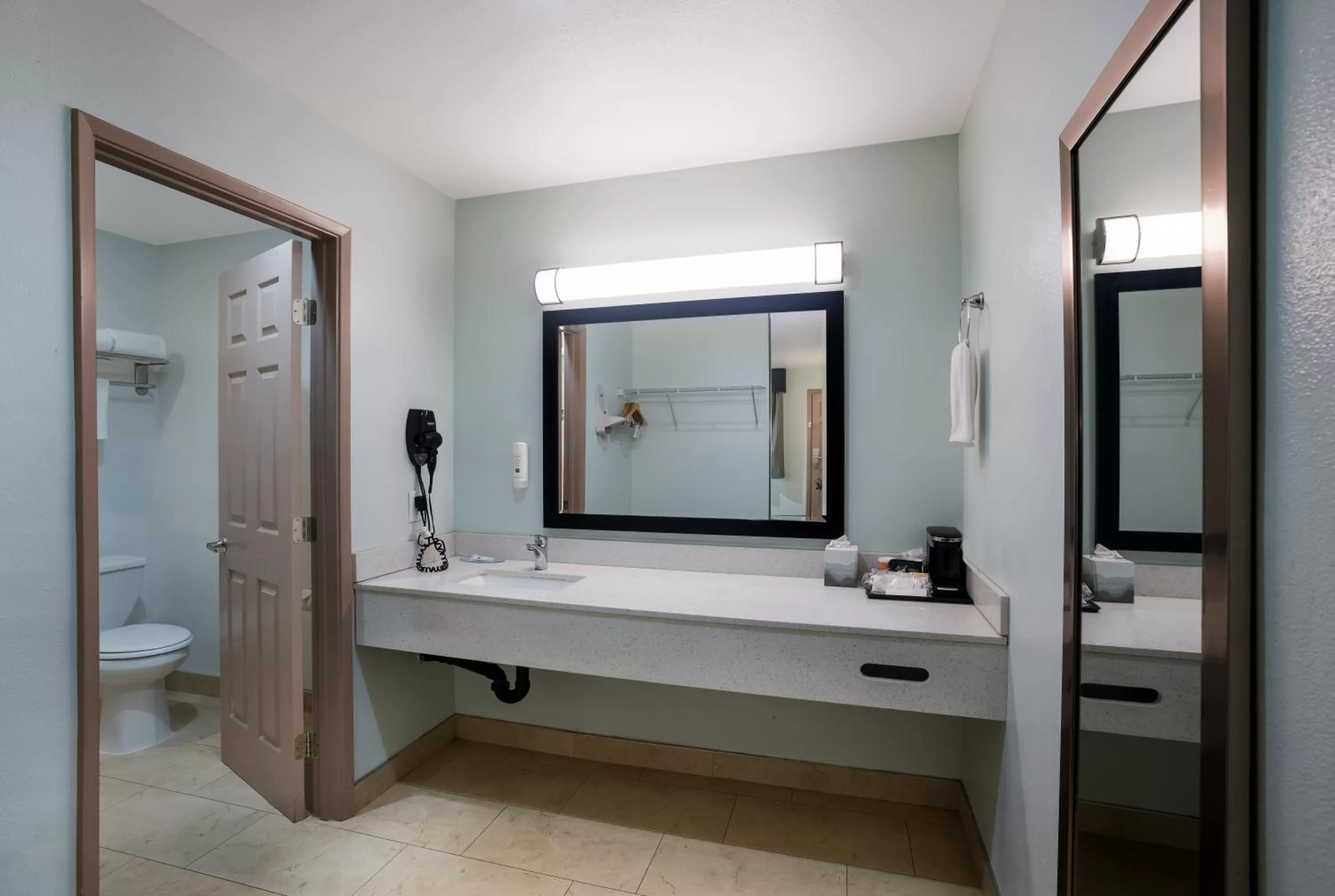 Bathroom in Quality Inn Fairfield Napa Valley Area