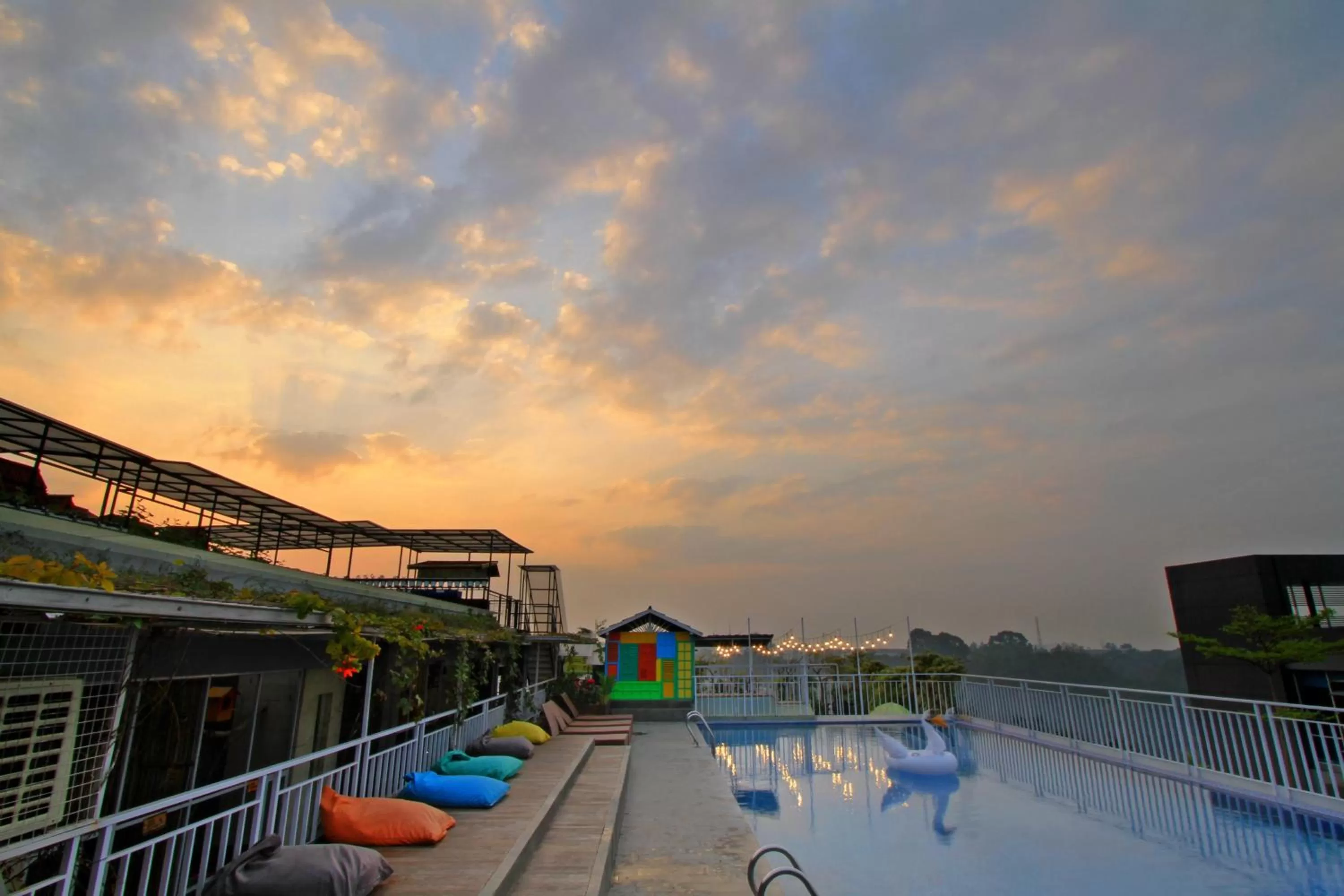 Swimming pool in Grand Tjokro Premiere Bandung