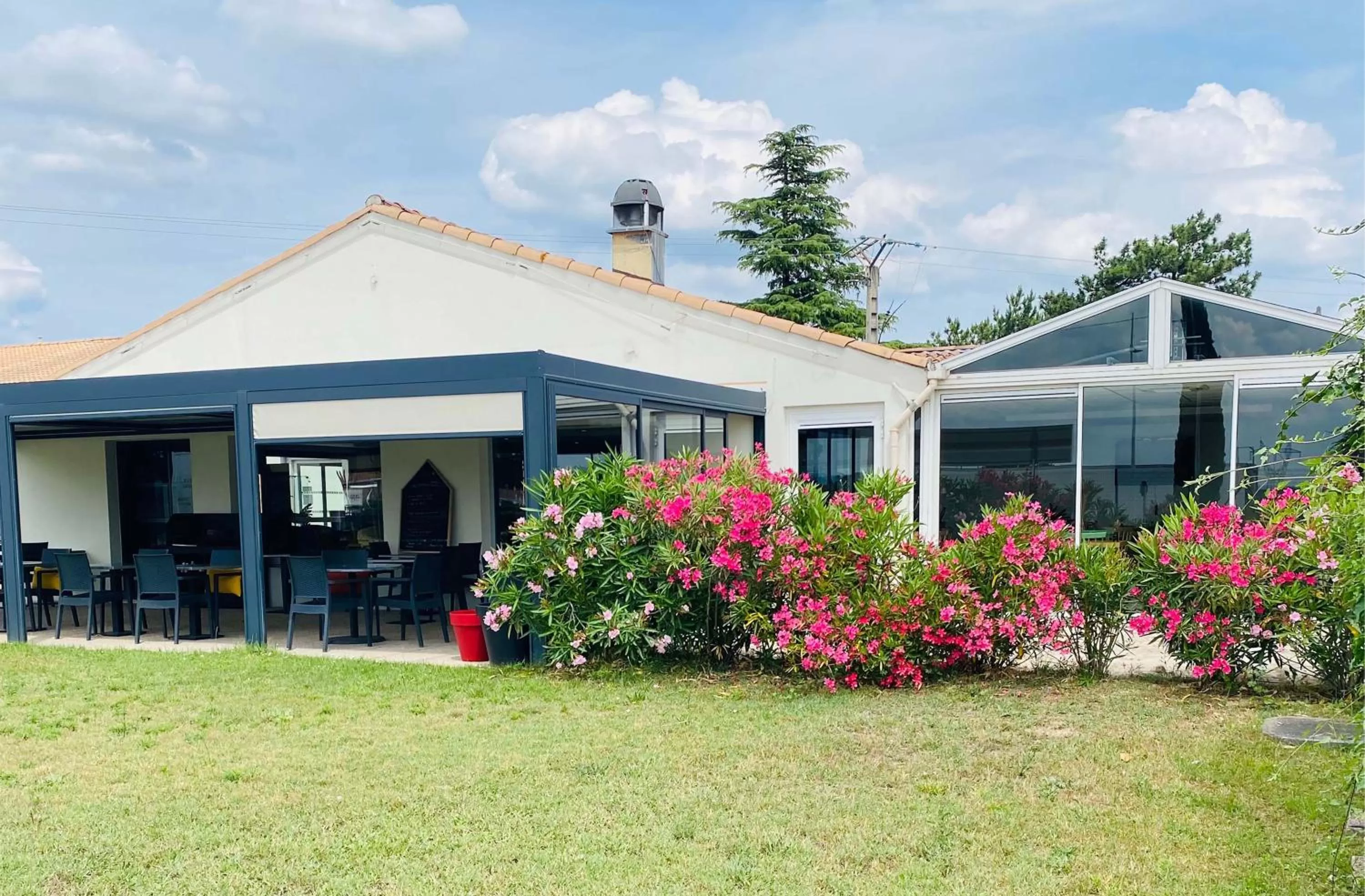 Property building in Campanile Bollène A7