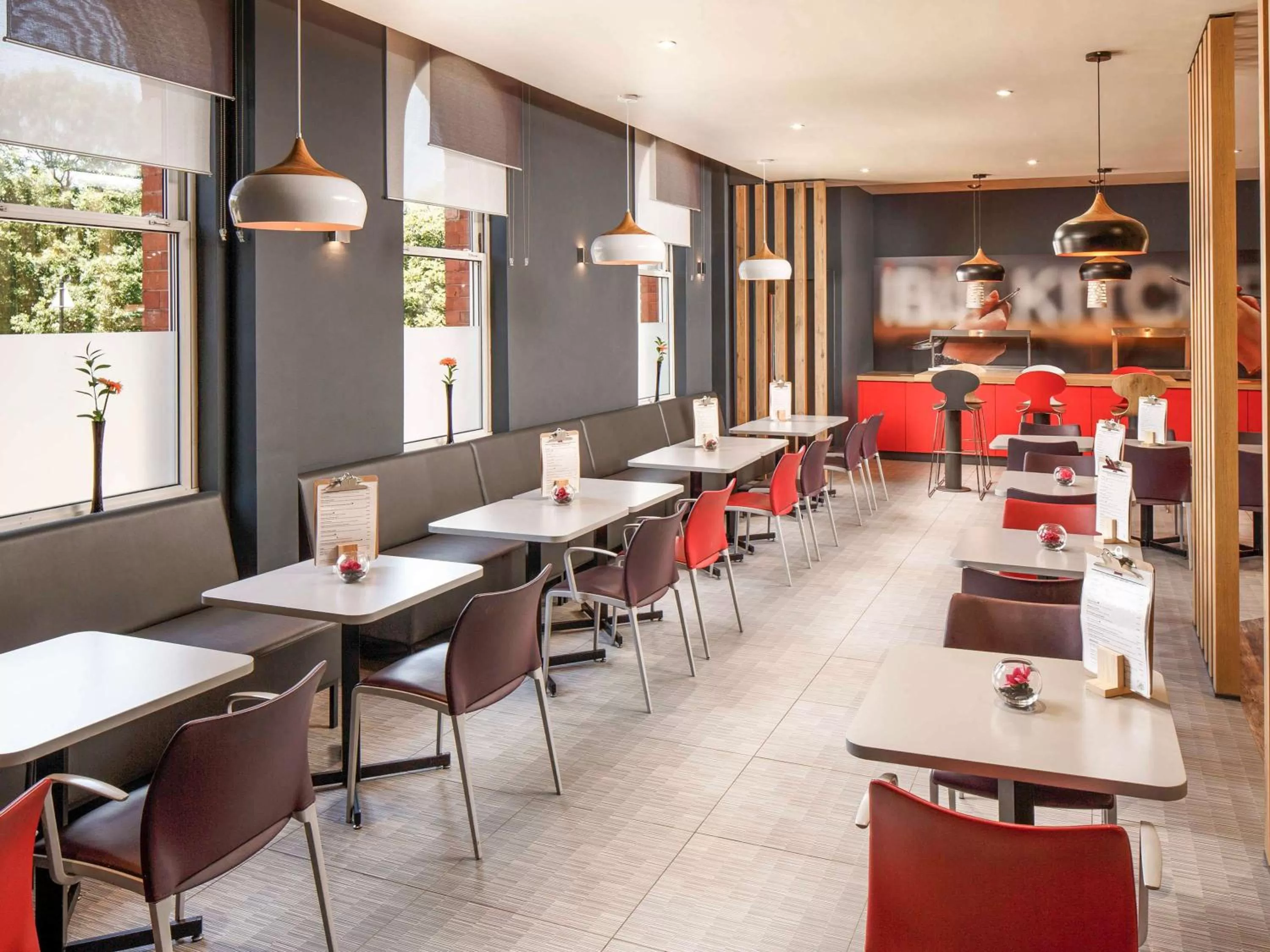Restaurant/places to eat in ibis Coventry Centre