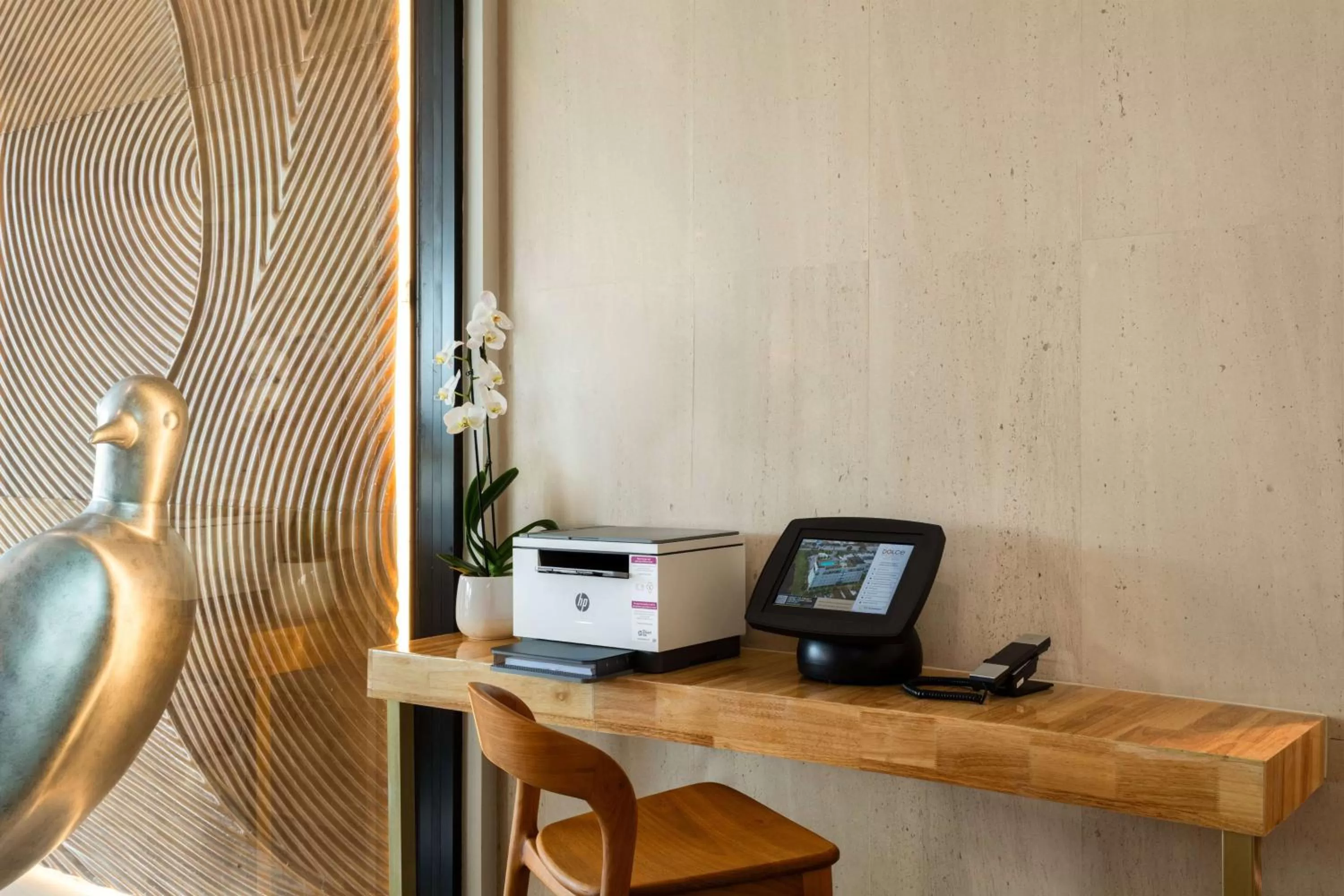 Business facilities in Dolce by Wyndham Hollywood