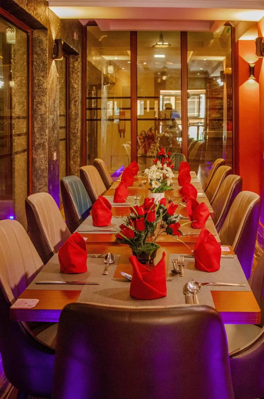 Restaurant/Places to Eat in Vickmark Hotel