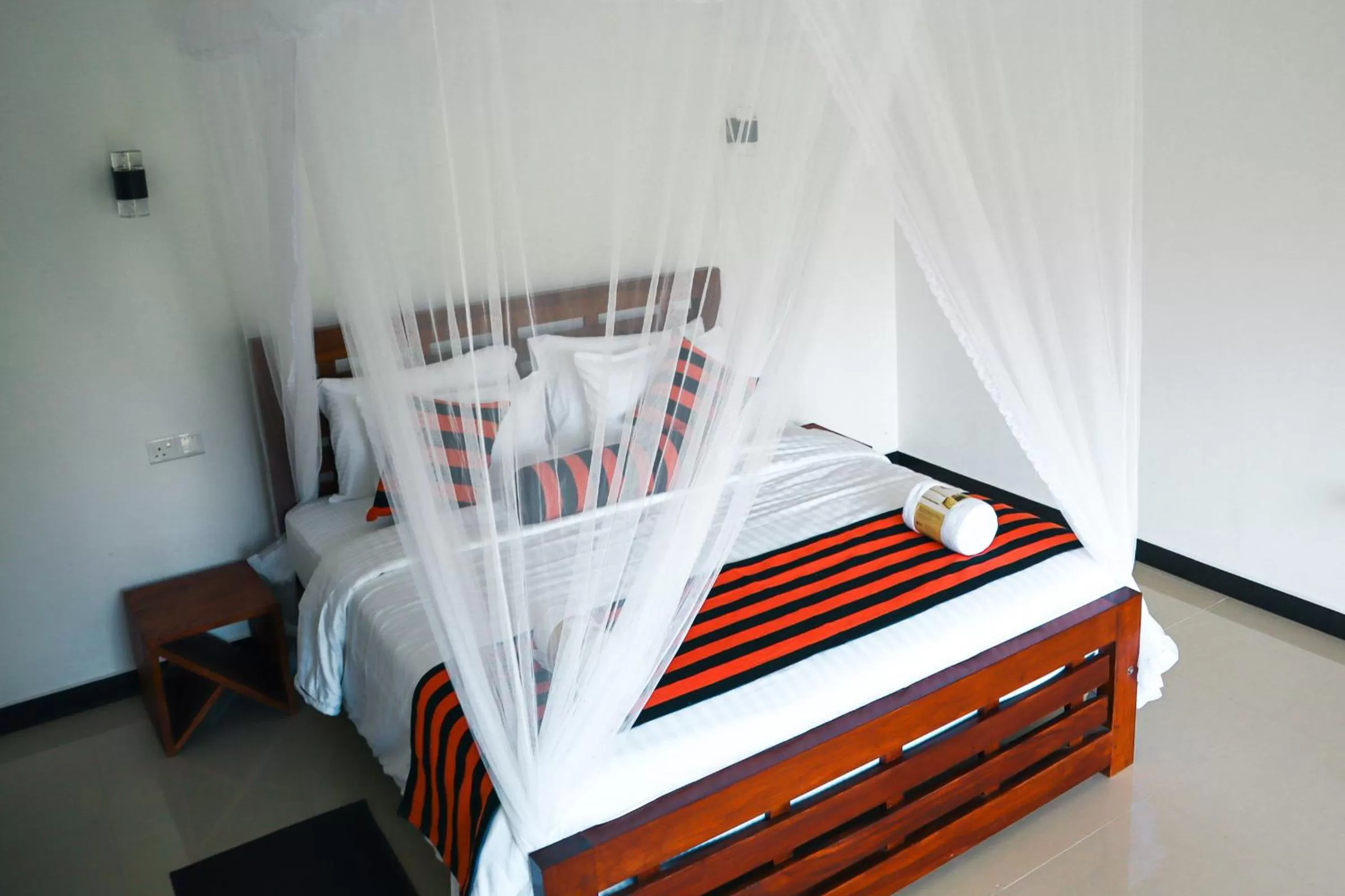 Photo of the whole room, Bed in Duet Hearts