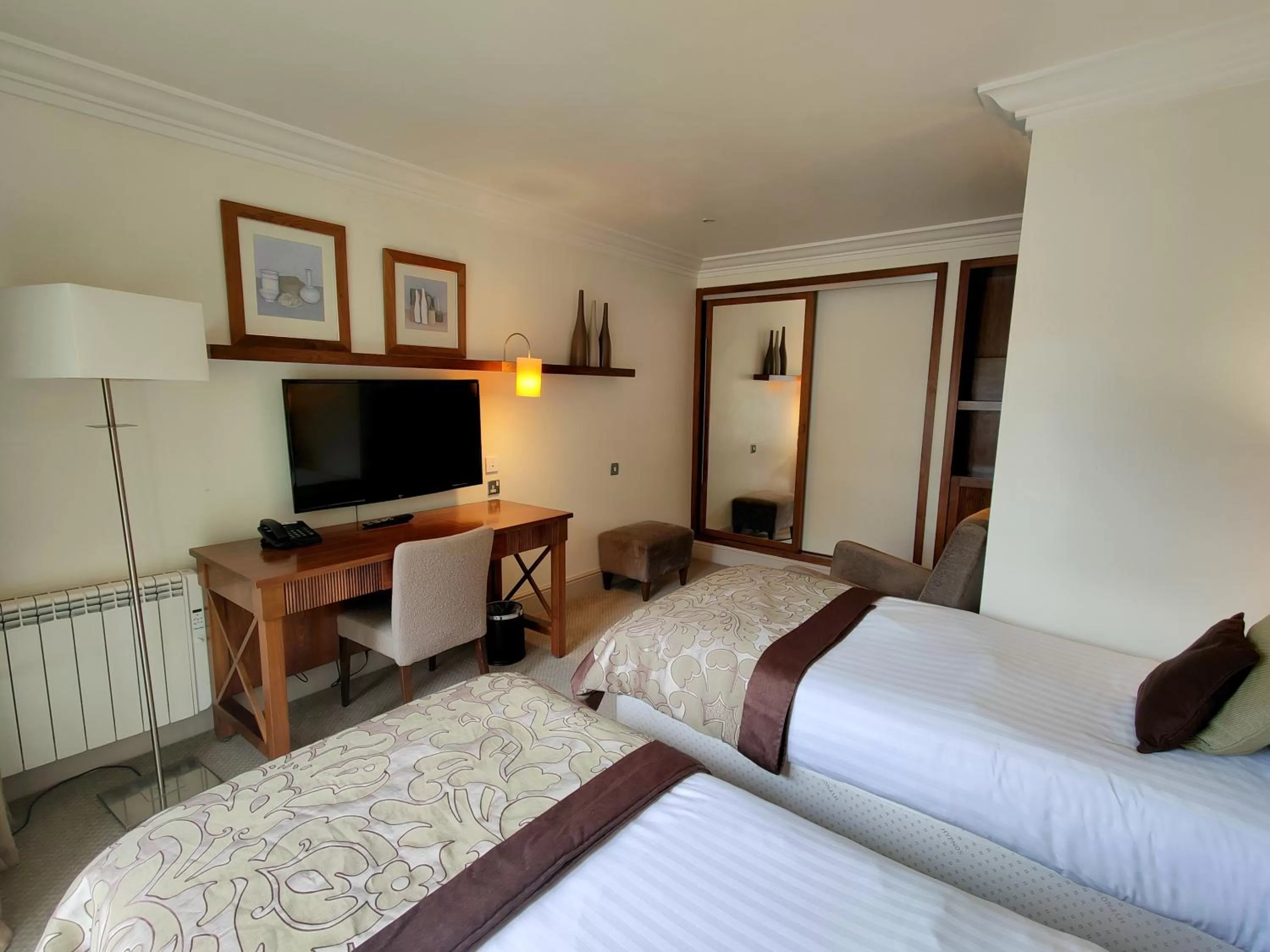 Bedroom, Bed in The Priest House On The River