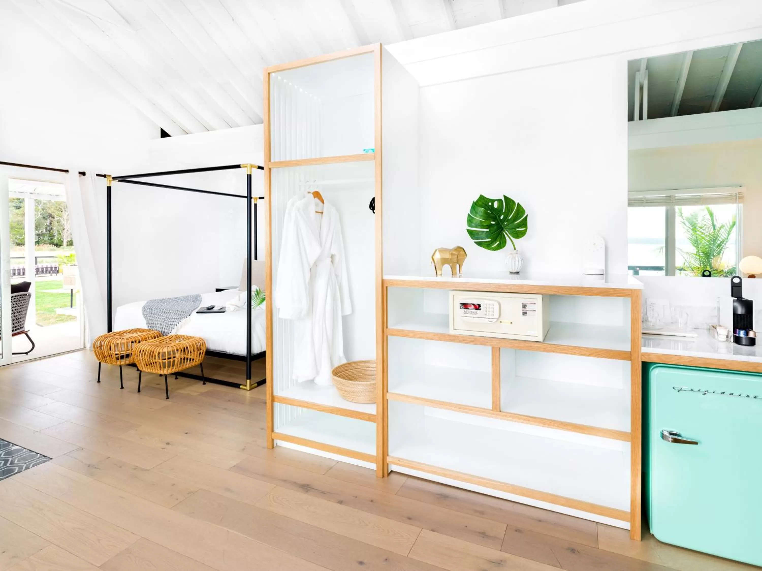 Bedroom, Kitchen/Kitchenette in Aqua by American Beech - Adults Only