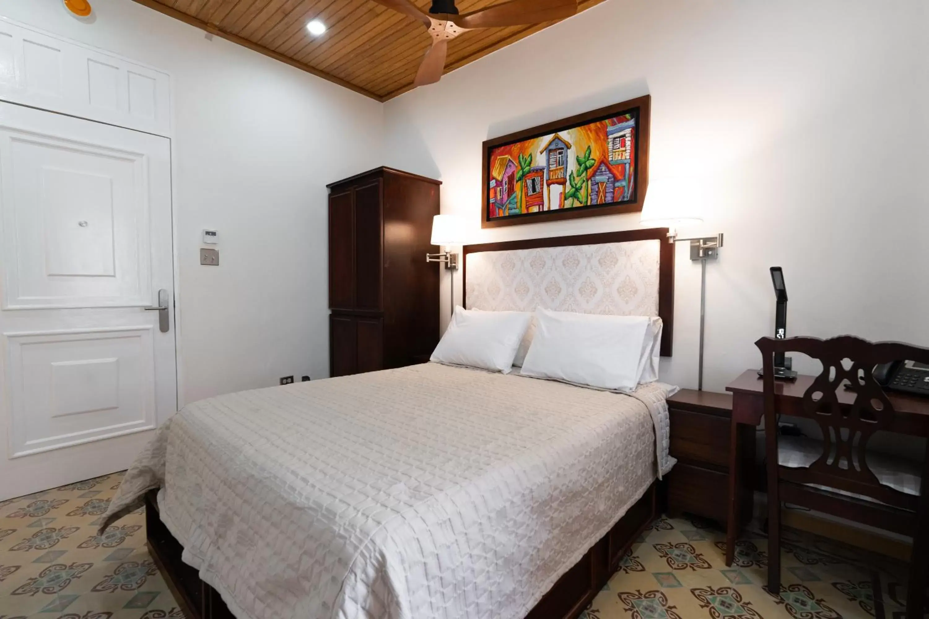 Deluxe Queen Room in Casa Wilson Inn Deluxe Queen Room in Casa Wilson Inn