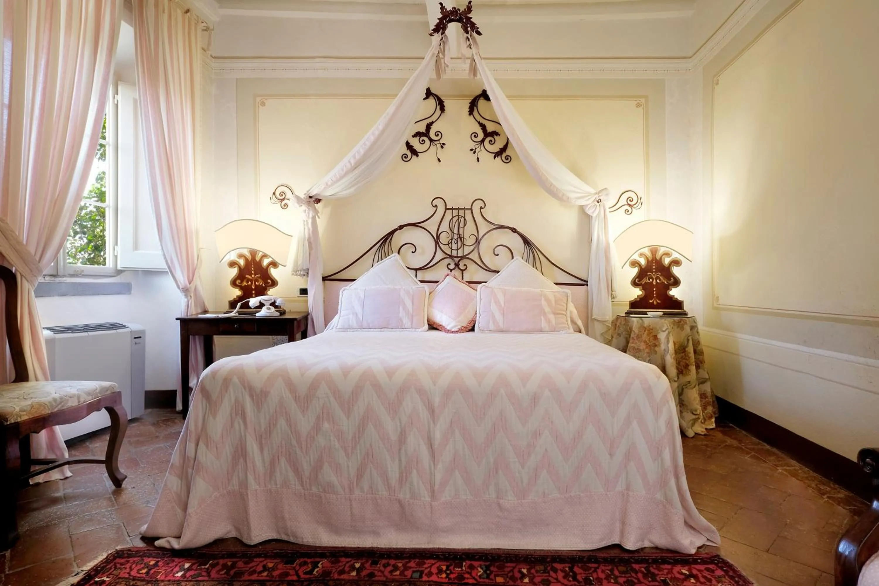 Bedroom, Bed in Il Falconiere Relais & Spa