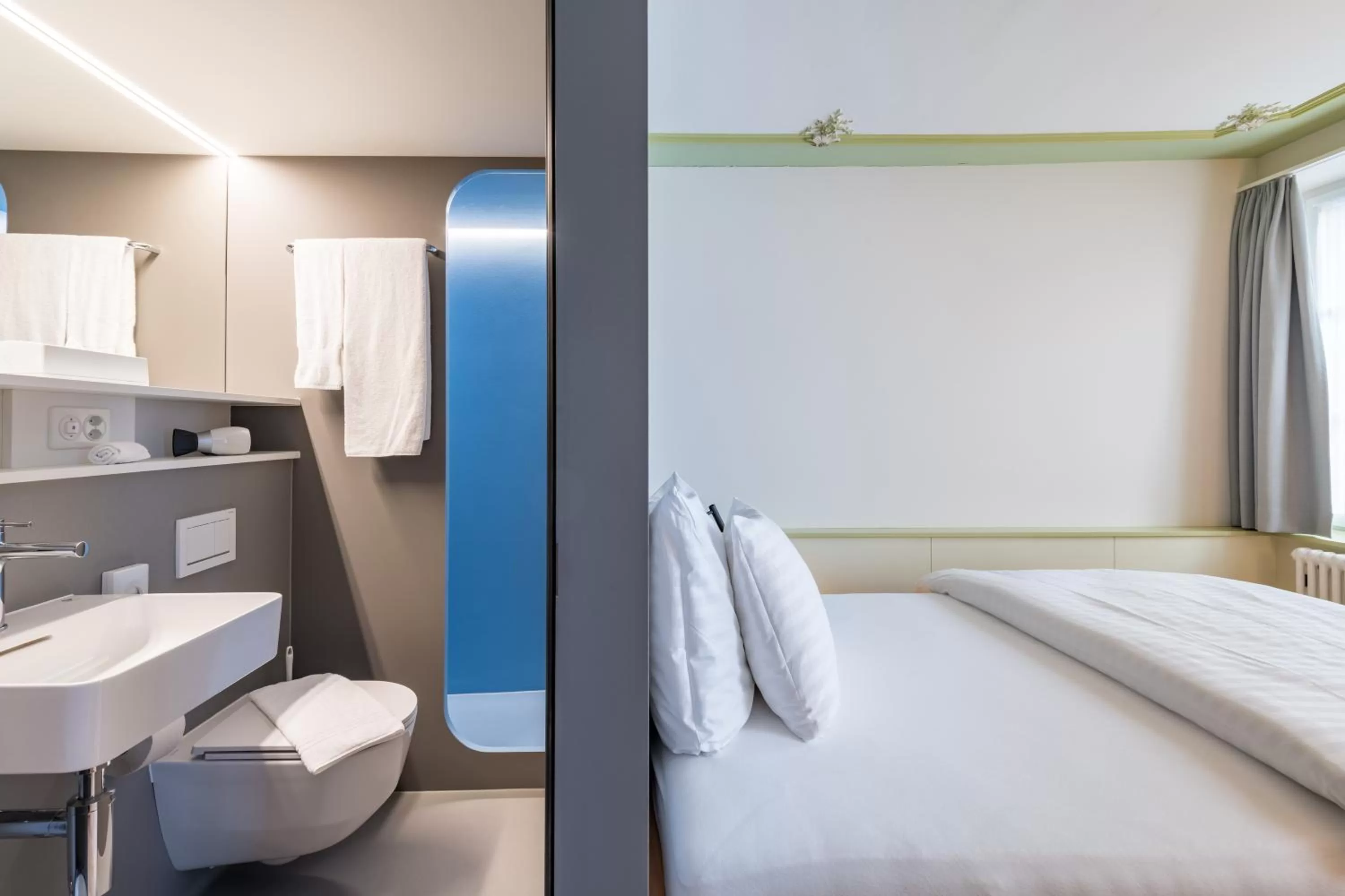 Bathroom, Bed in Linde Heiden Swiss Quality Hotel