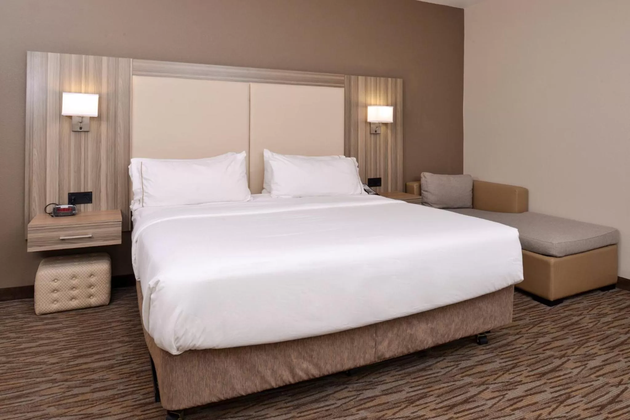 Photo of the whole room, Bed in Holiday Inn Express & Suites Williams by IHG
