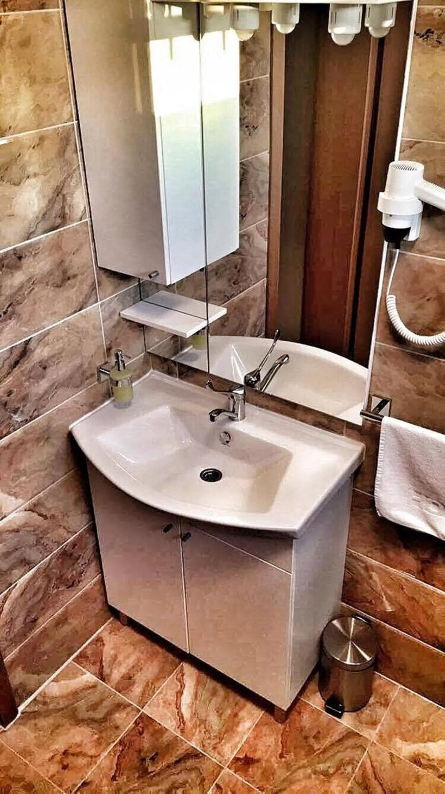 Photo of the whole room, Bathroom in Motel Aura