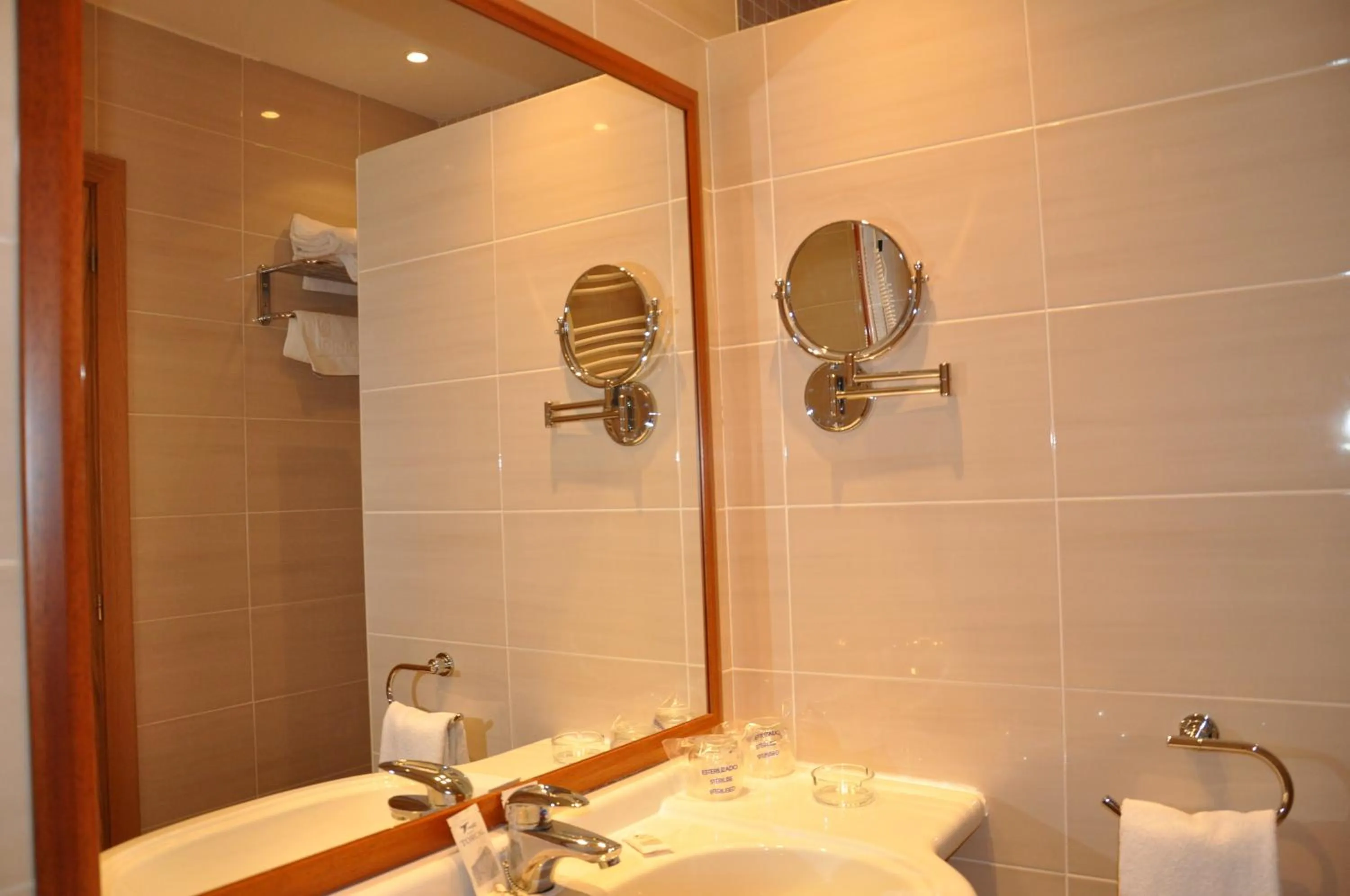 Shower in Hotel Torcal