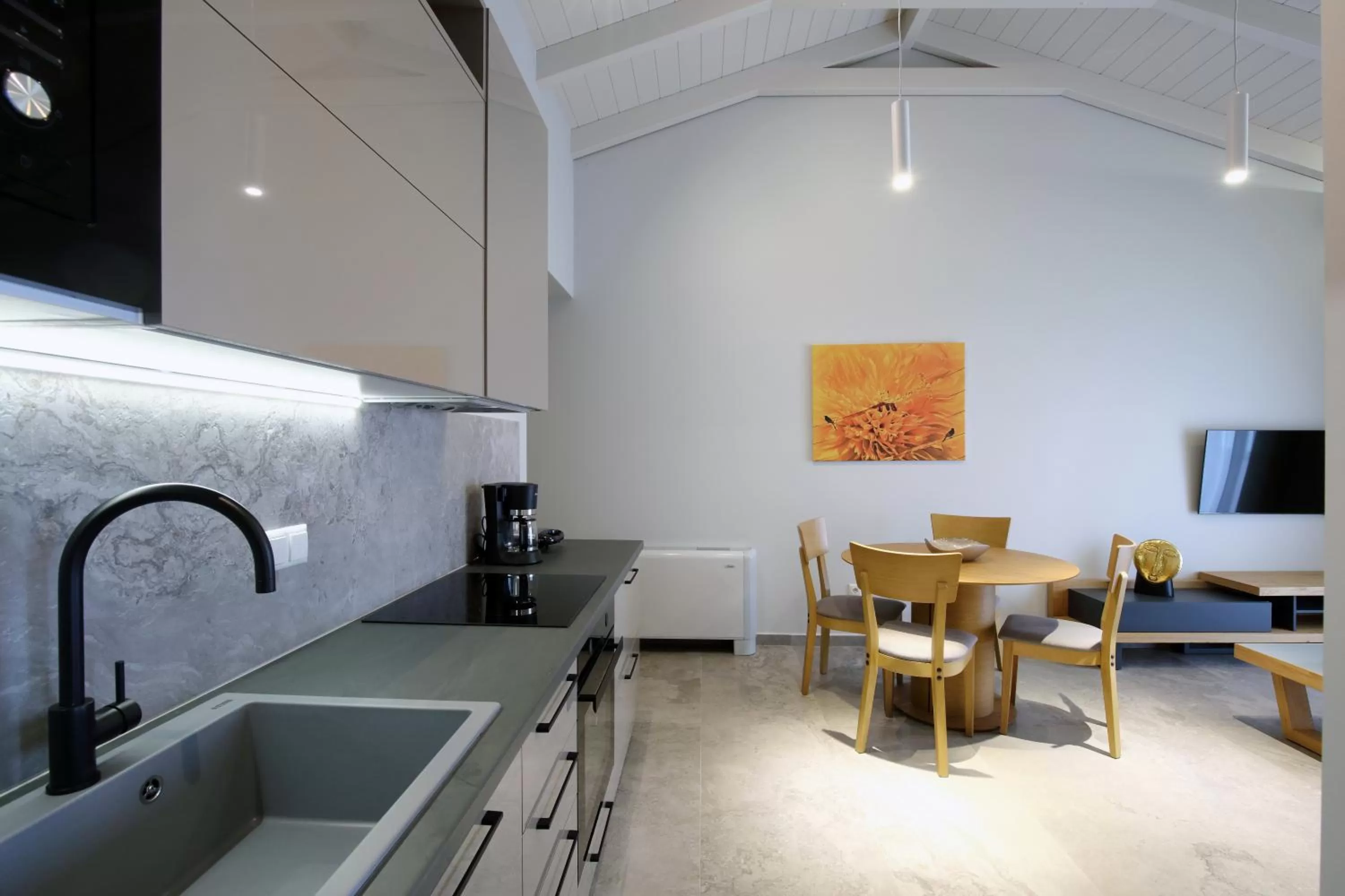 Kitchen or kitchenette in Carabella Residence