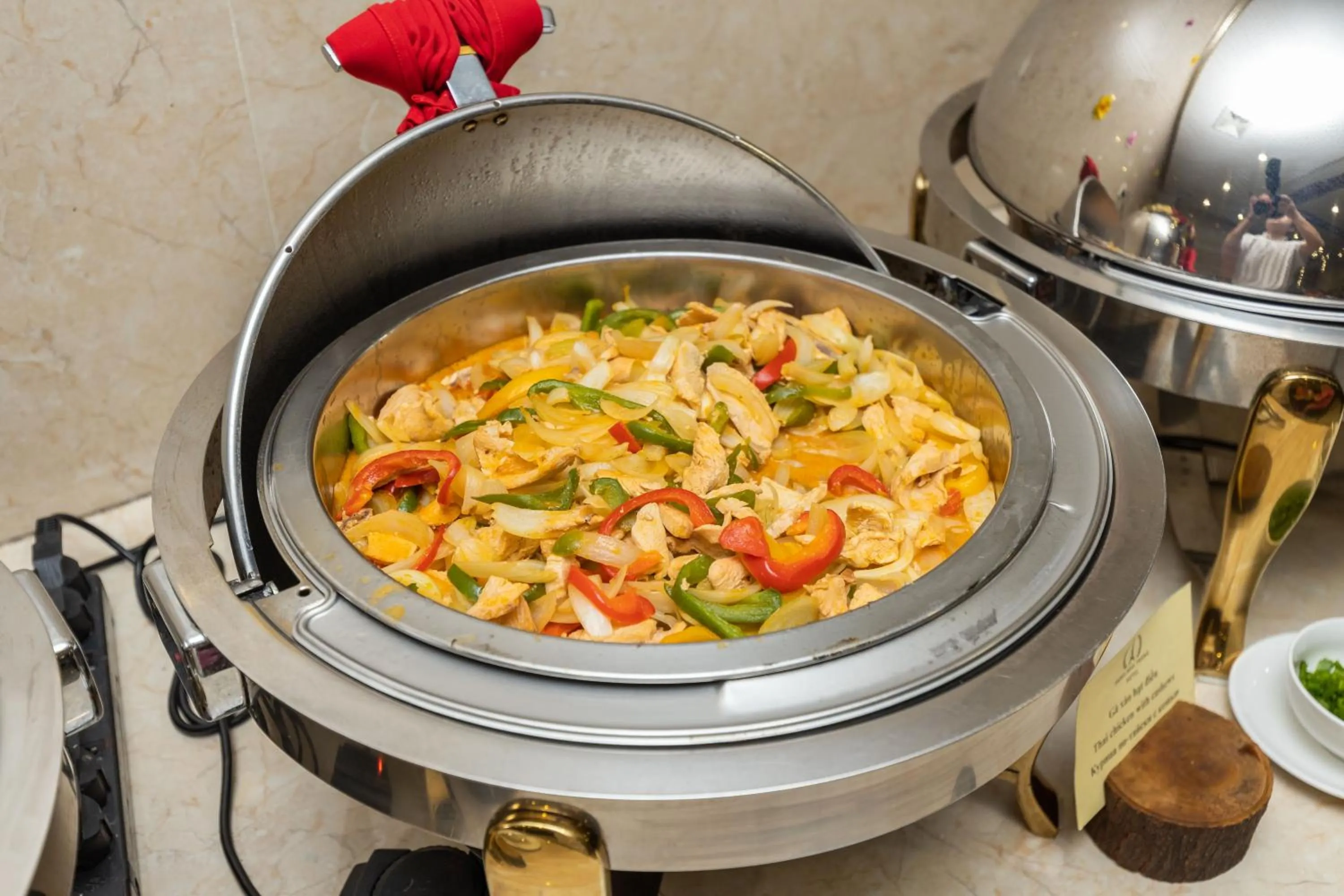 Restaurant/places to eat in Paris Luxury Hotel & Apartment Nha Trang