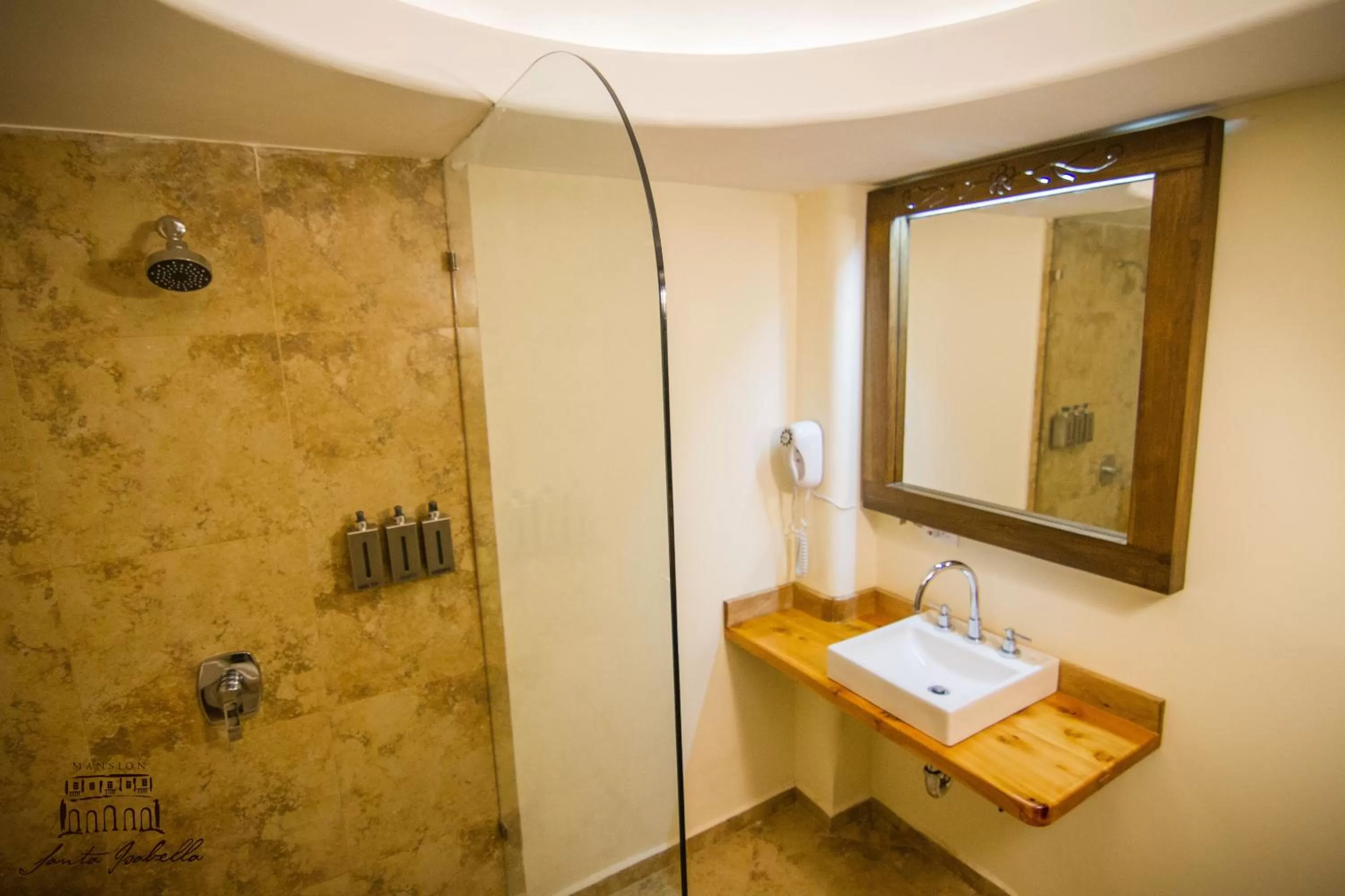 Shower in Hotel Spa Mansion Santa Isabella