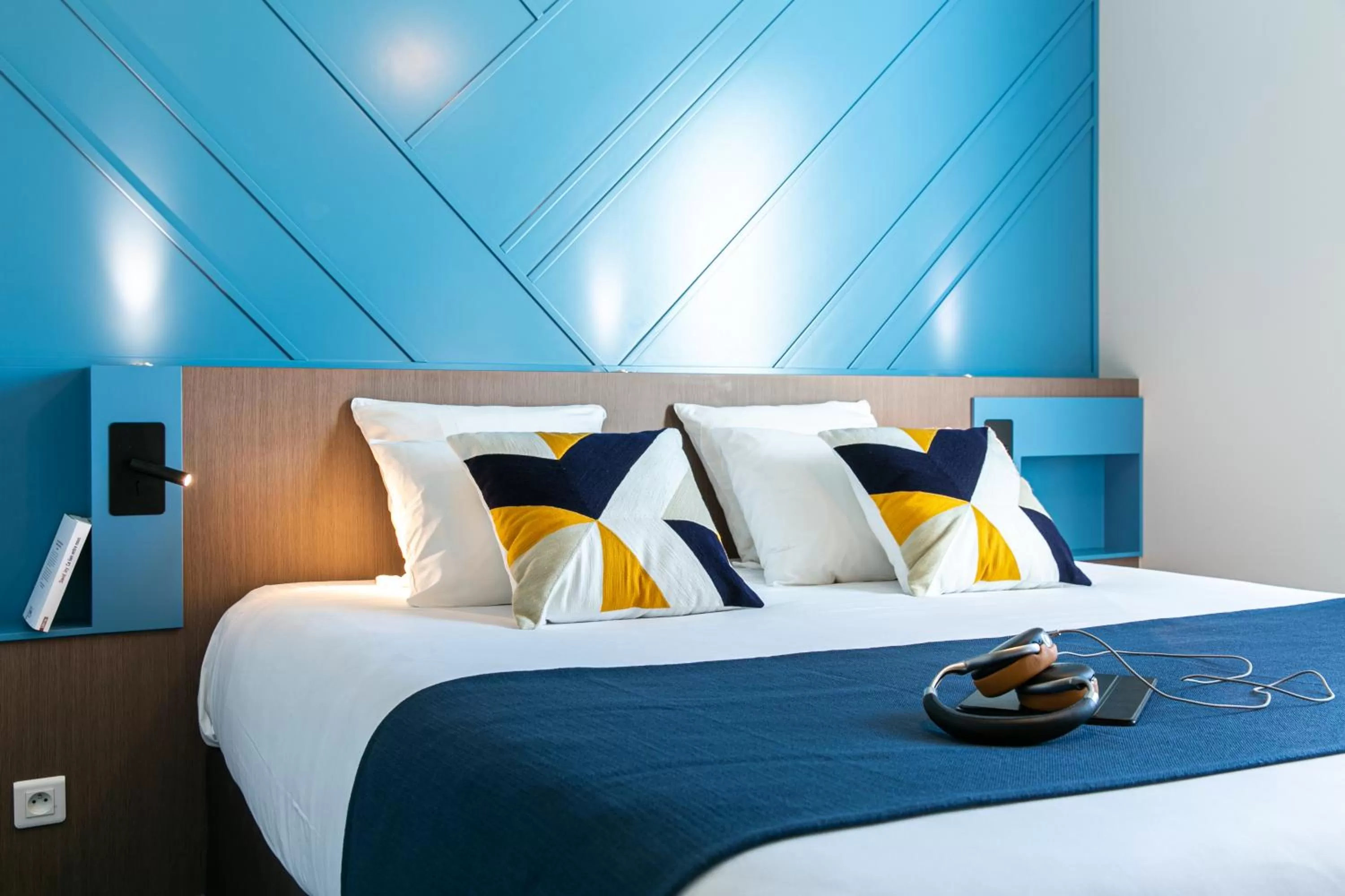 Photo of the whole room, Bed in Hotel Restaurant Saint James, Montaigu-Vendée The Originals Boutique