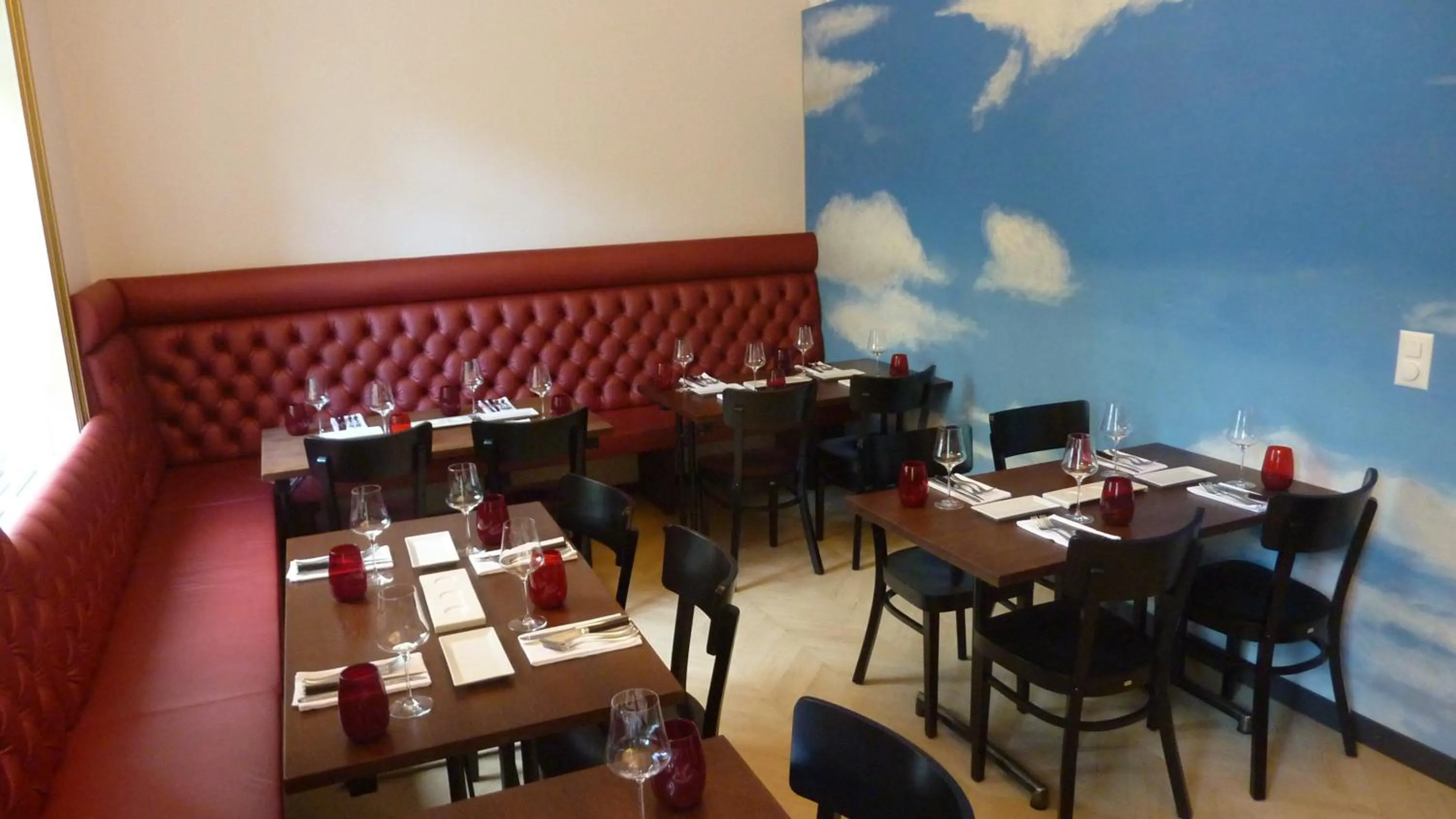 Restaurant/places to eat in easyHotel Basel - self service and self check-in